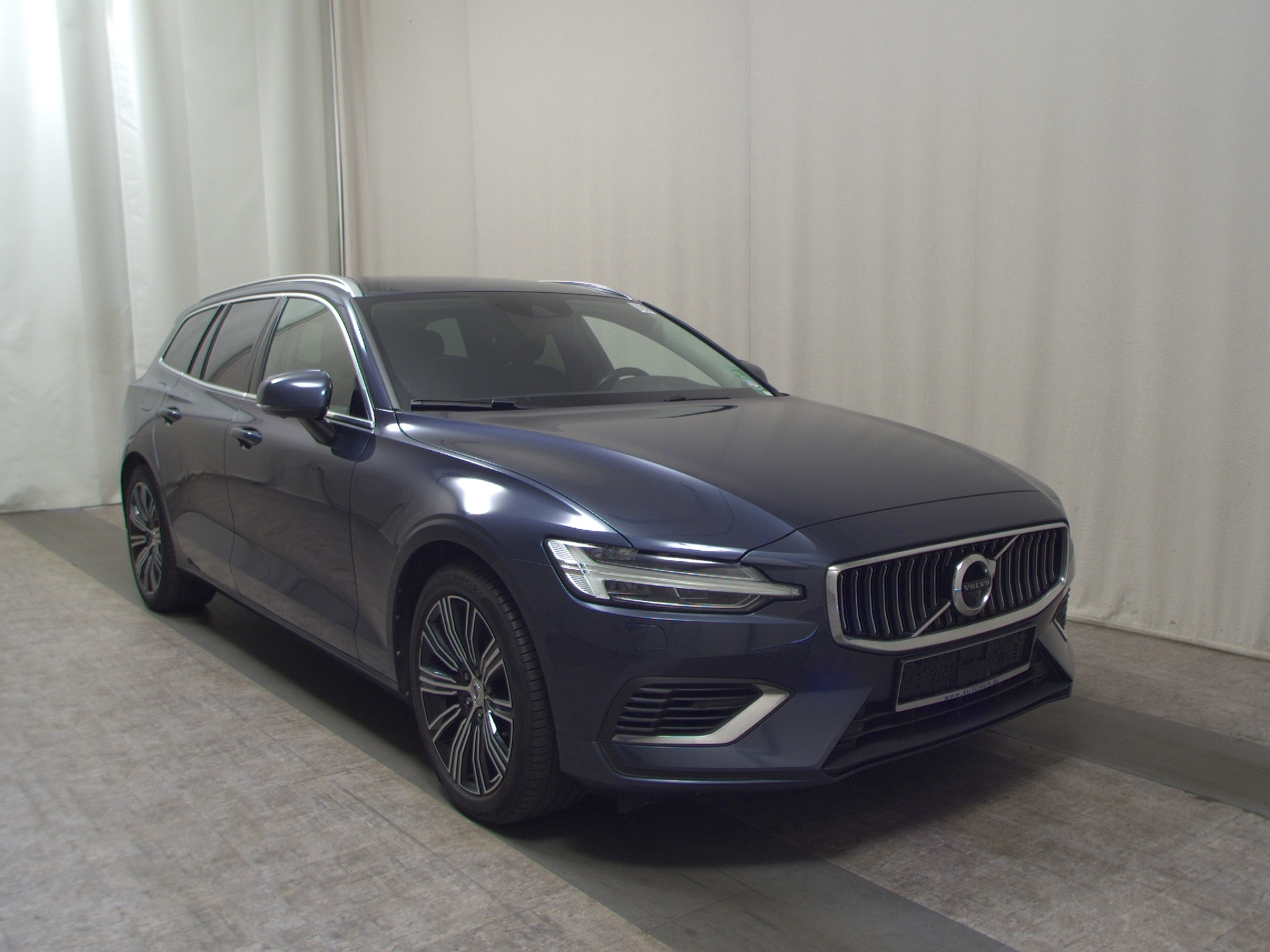 Volvo V60 T6 AWD Inscription Navi LED Shz RFK PDC AHK 3