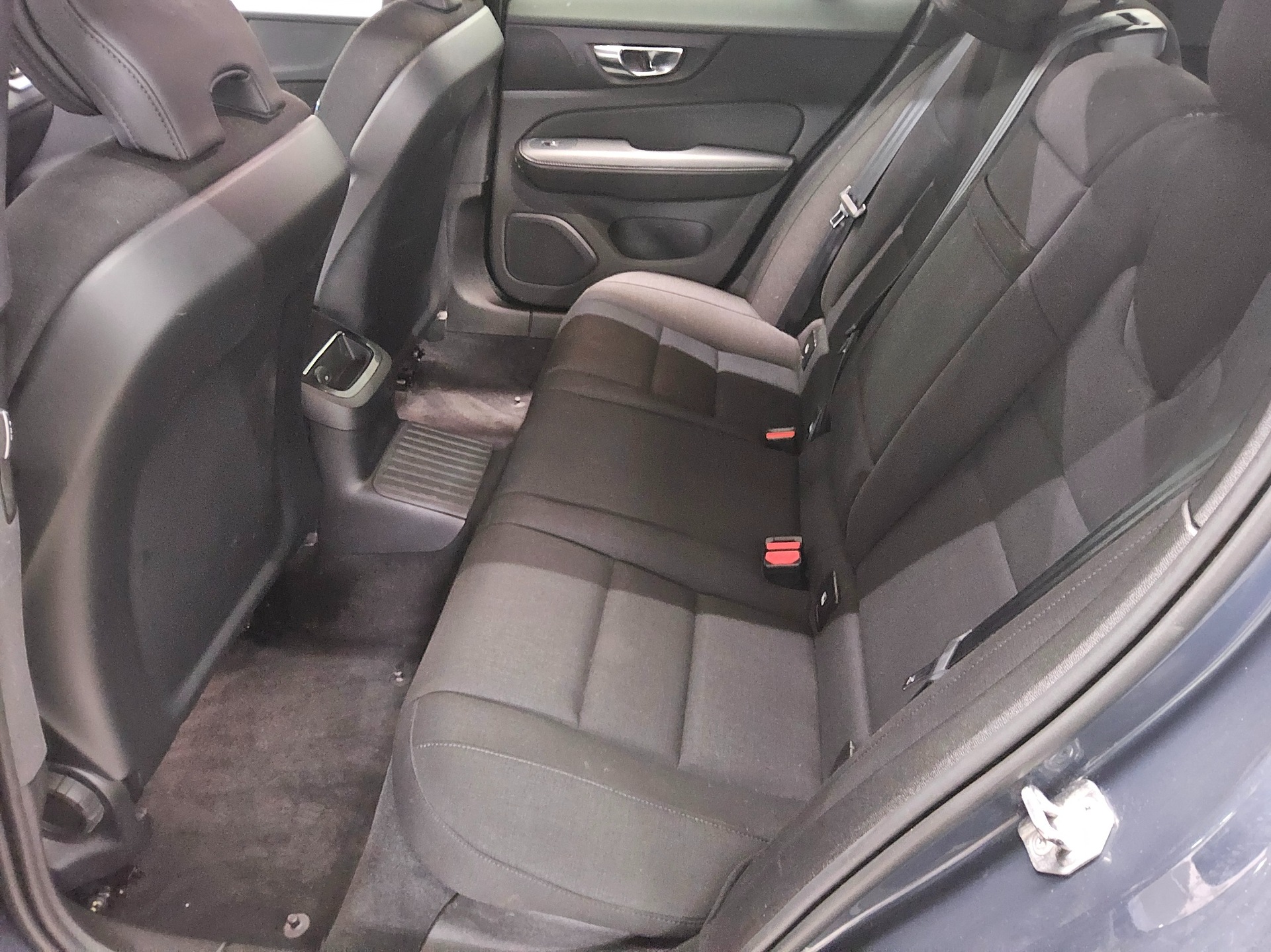Volvo V60 T6 AWD Inscription Navi LED Shz RFK PDC AHK 13