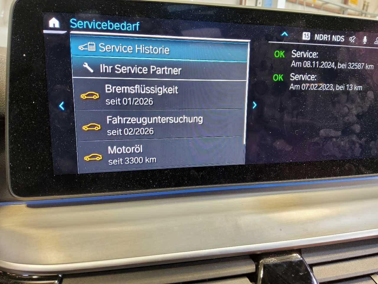 BMW 530e Luxury-Line NAVI LASER LEDER SHZ PANO 5