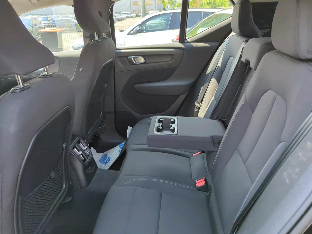 Volvo XC40 T4 Inscription NAVI KLIMAAUT LED SHZ PDC 6
