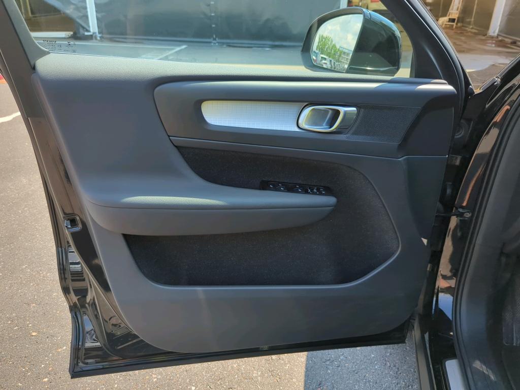 Volvo XC40 T4 Inscription NAVI KLIMAAUT LED SHZ PDC 9