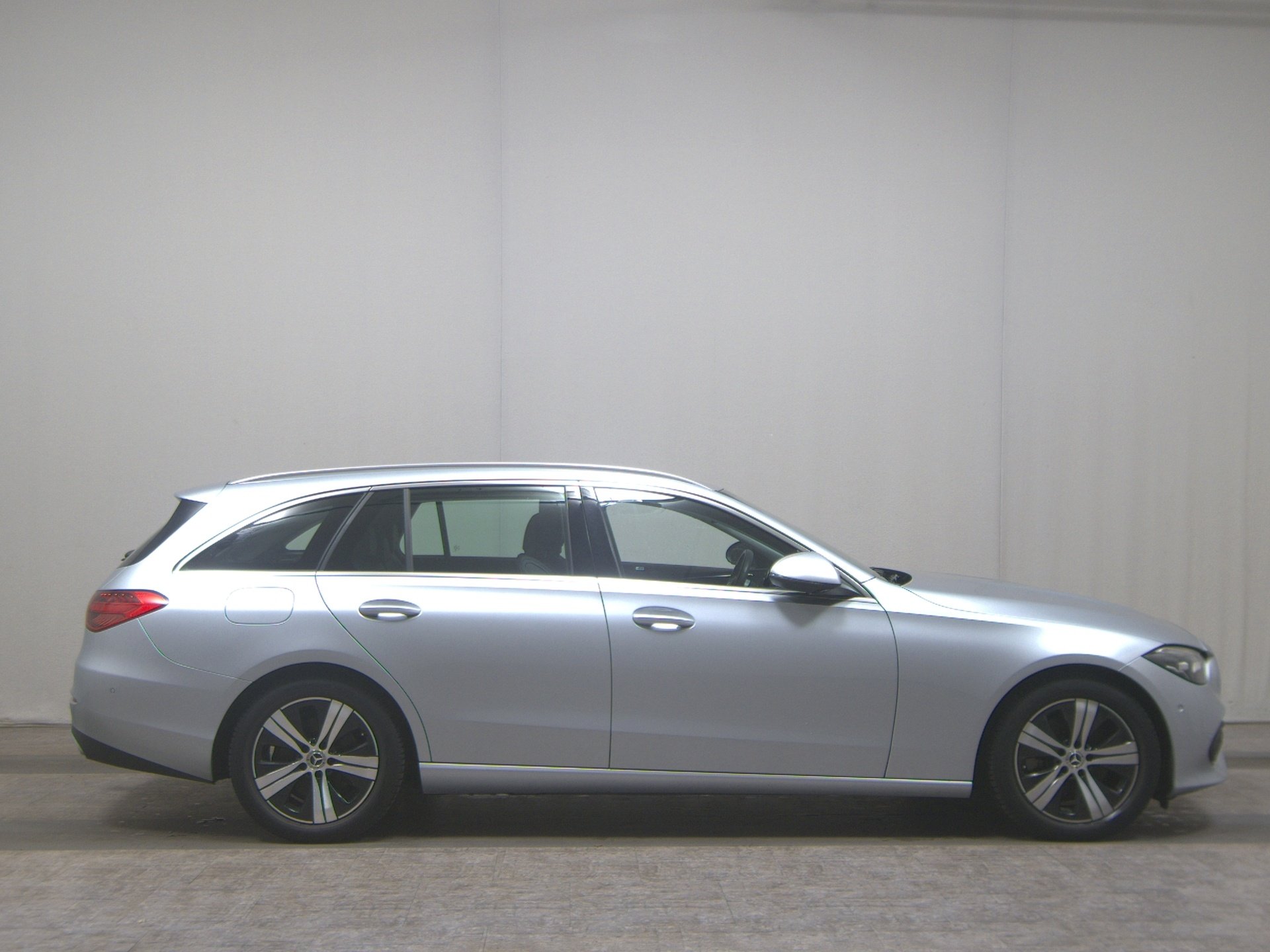 Mercedes-Benz C 220 T d Avantgarde Navi MBUX AHK RFK Distr.+