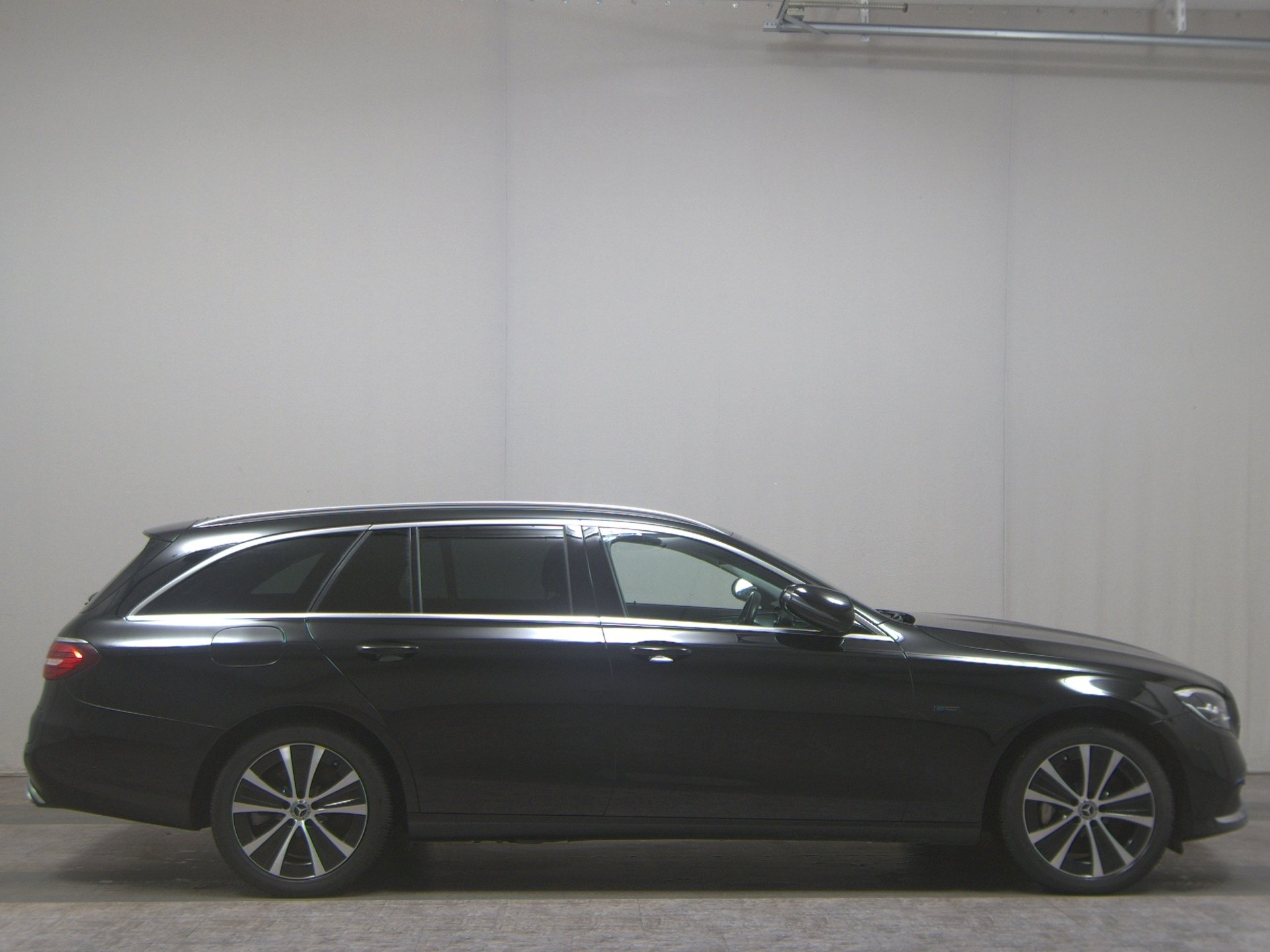 Mercedes-Benz E 300 T de Avantgarde Navi LED RfK Shz PDC