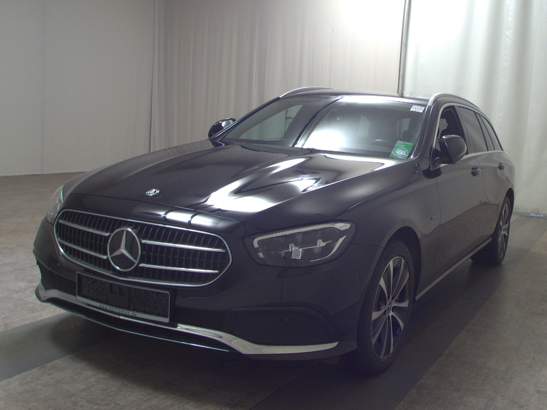 Mercedes-Benz E 300 T de Avantgarde Navi LED RfK Shz PDC 2