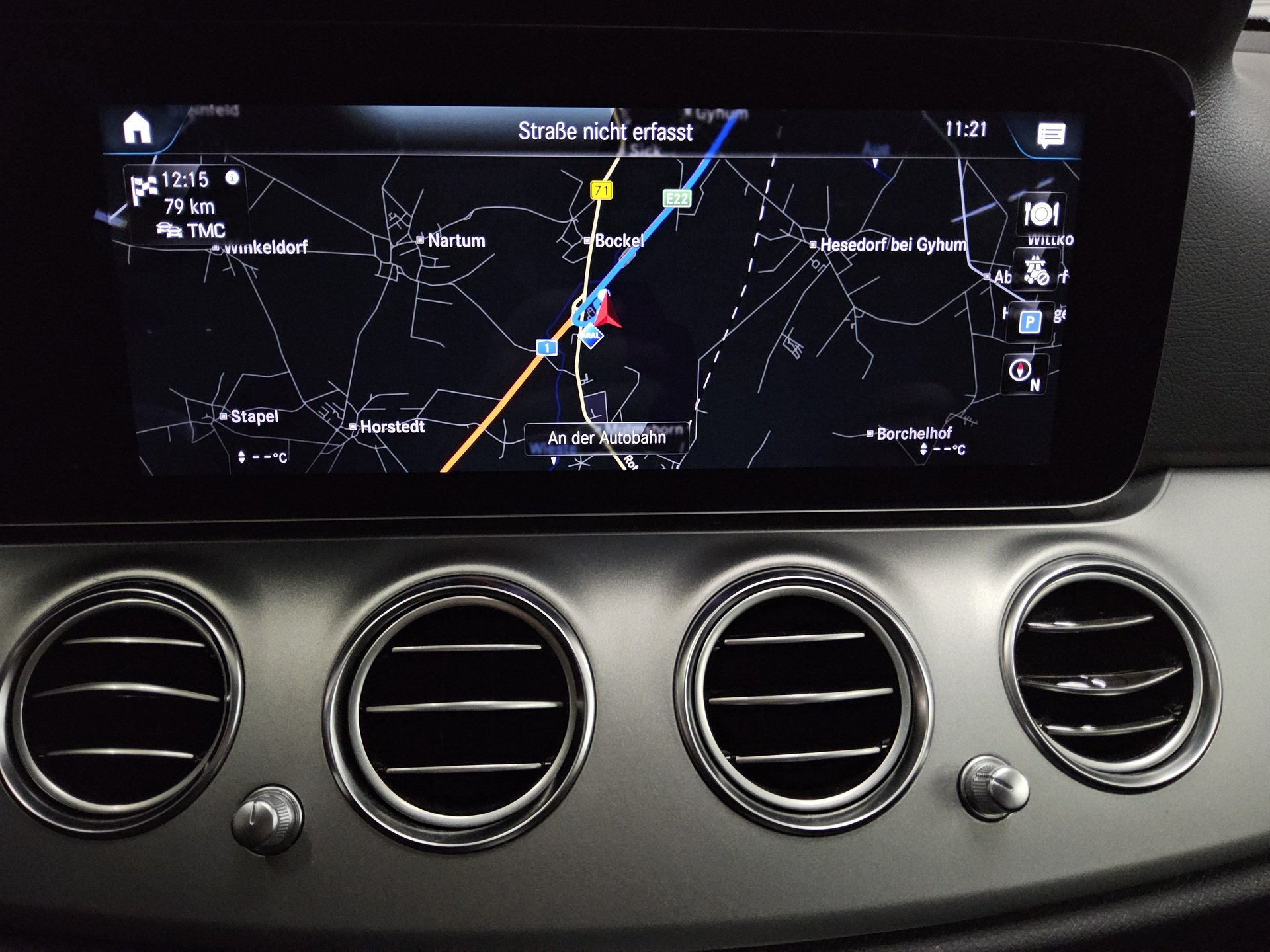 Mercedes-Benz E 300 T de Avantgarde Navi LED RfK Shz PDC 7