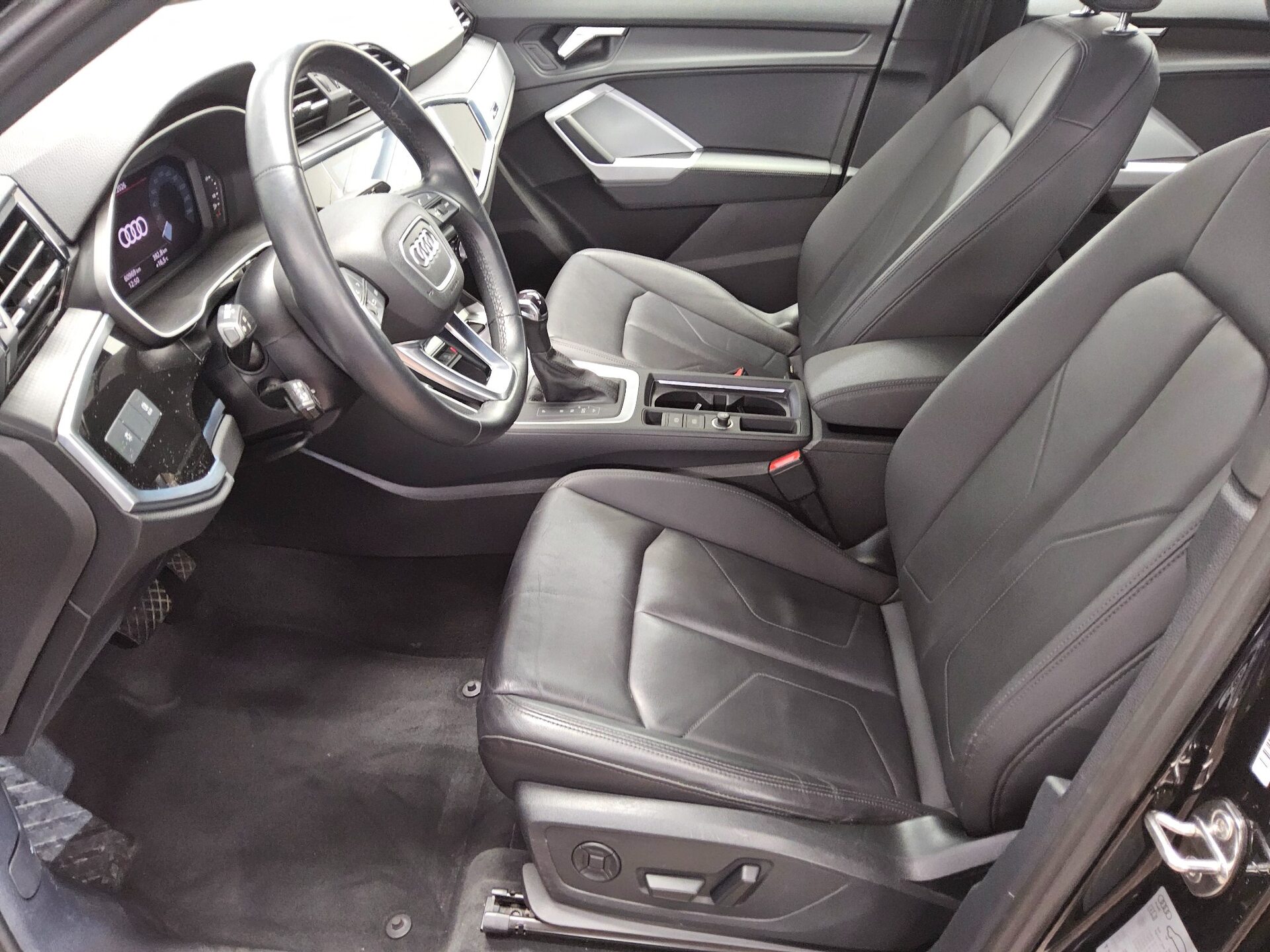 Audi Q3 35 TDI advanced Leder Navi LED vc ACC Sound 9