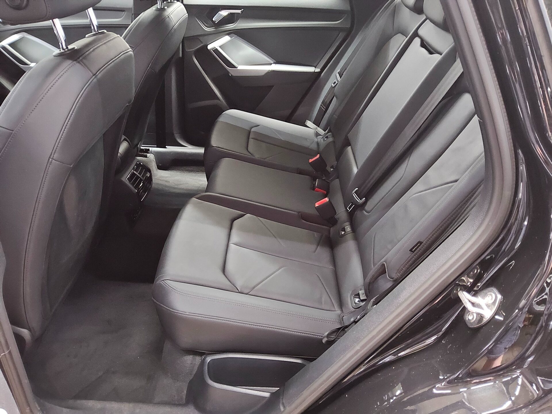 Audi Q3 35 TDI advanced Leder Navi LED vc ACC Sound 13