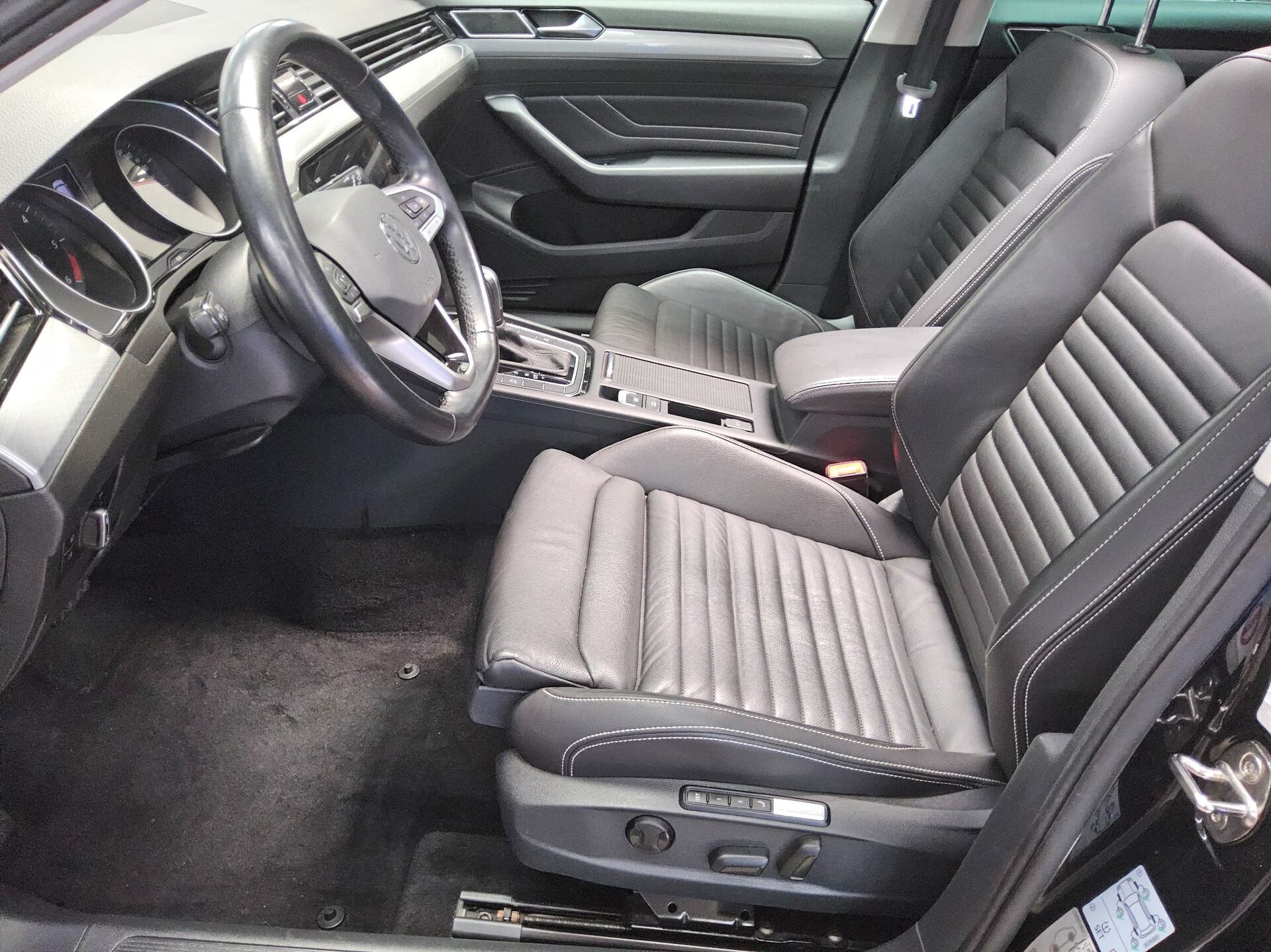 Volkswagen Passat Variant 2.0 TDI Business Leder Navi AHK 8