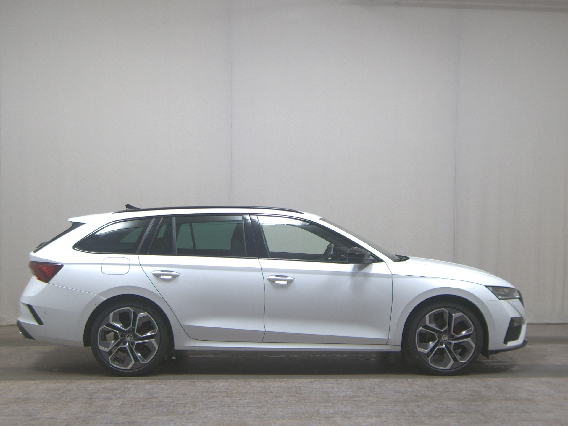 Skoda Octavia Kombi 2.0 TDI 4x4 RS Navi vc LED HuD AHK