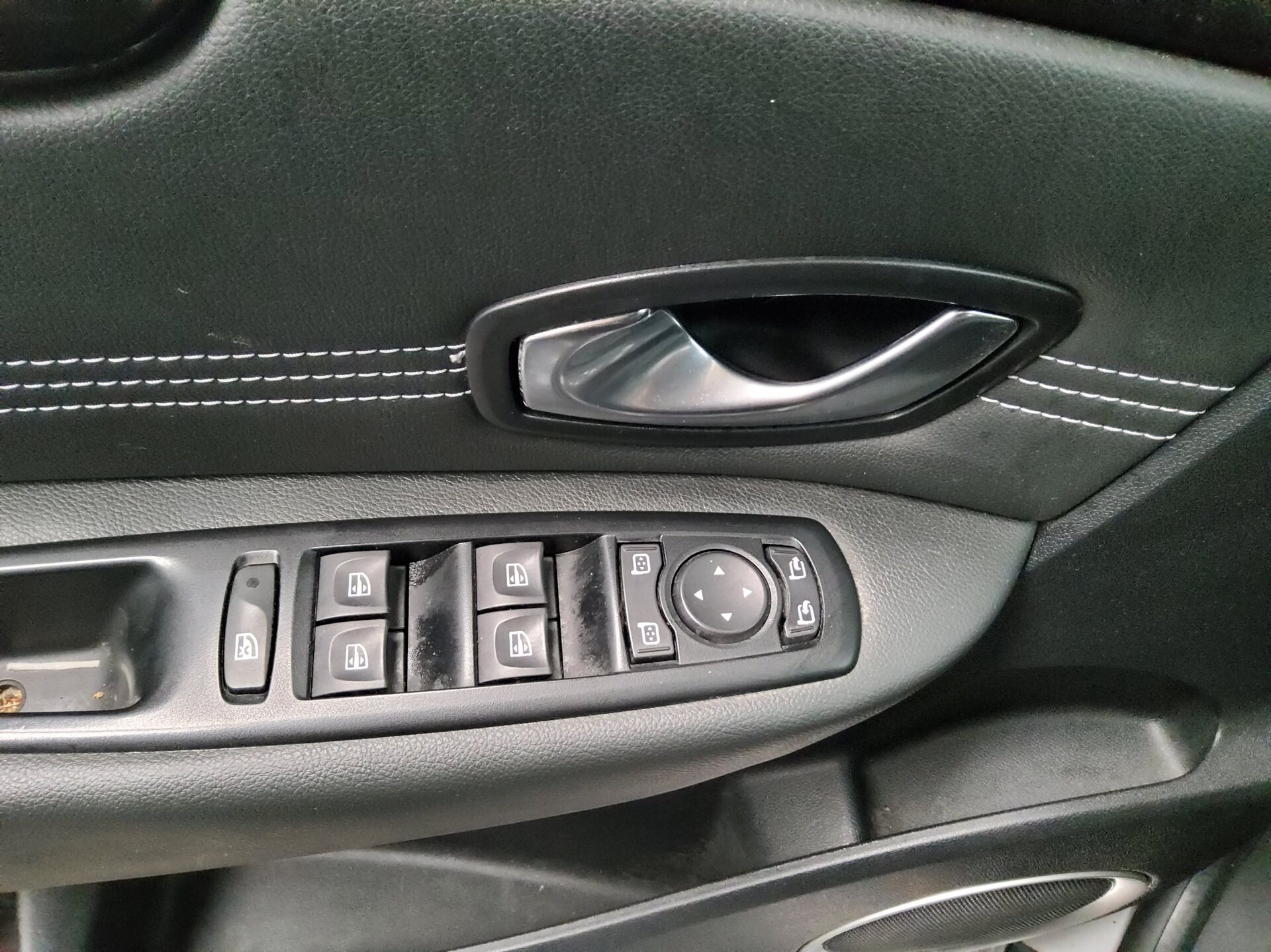 Renault Grand Scenic 1.6 dCi Dynamique 7-Sitzer Navi AHK 9