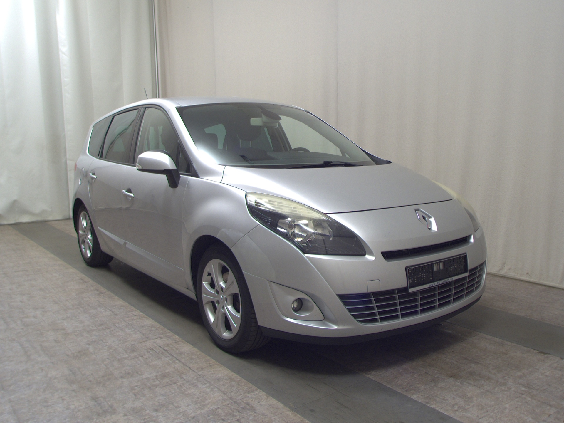 Renault Grand Scenic 1.6 dCi Dynamique 7-Sitzer Navi AHK 3