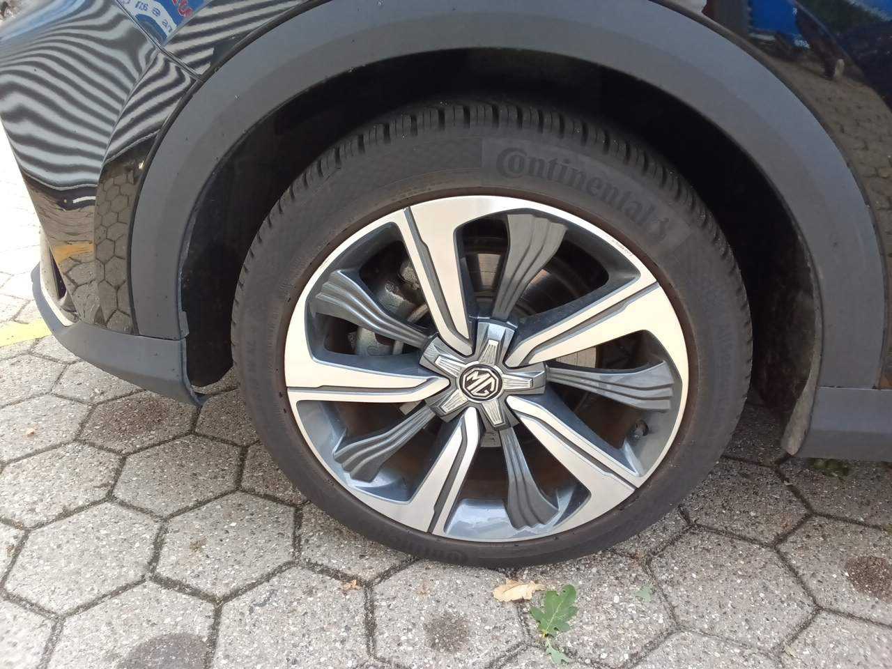 MG Marvel R Luxury T-LEDER NAVI KLIMAAUT LED PANO 12