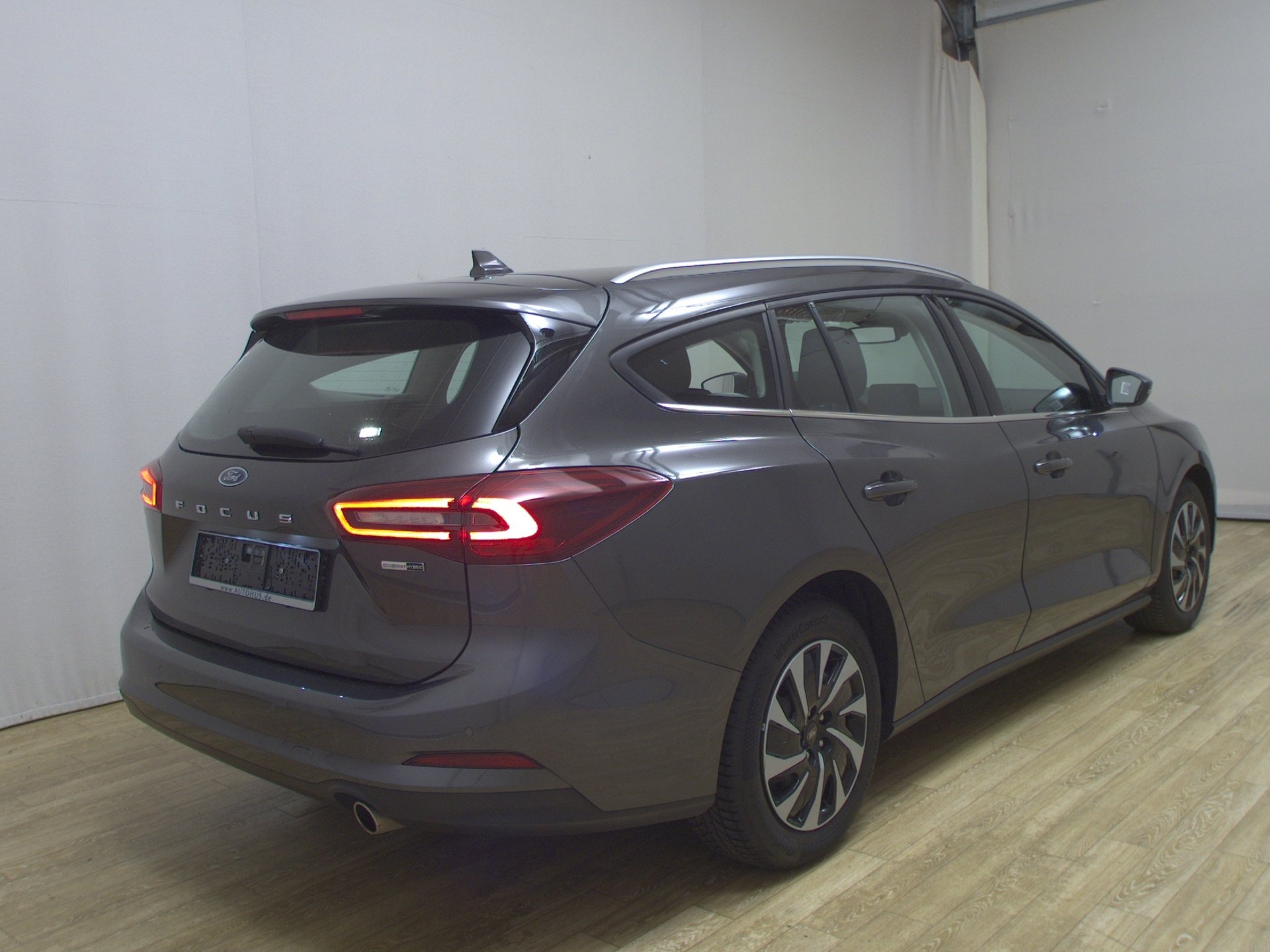 Ford Focus Turnier 1.0 EB Titanium Navi LED PDC Shz 4