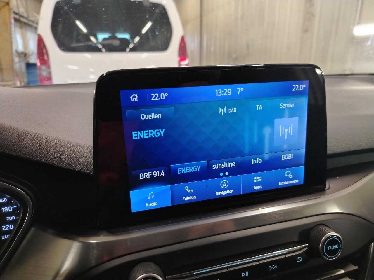 Ford Focus Turnier 2.0 EB Titanium NAVI LED SHZ STHZG AHK 9