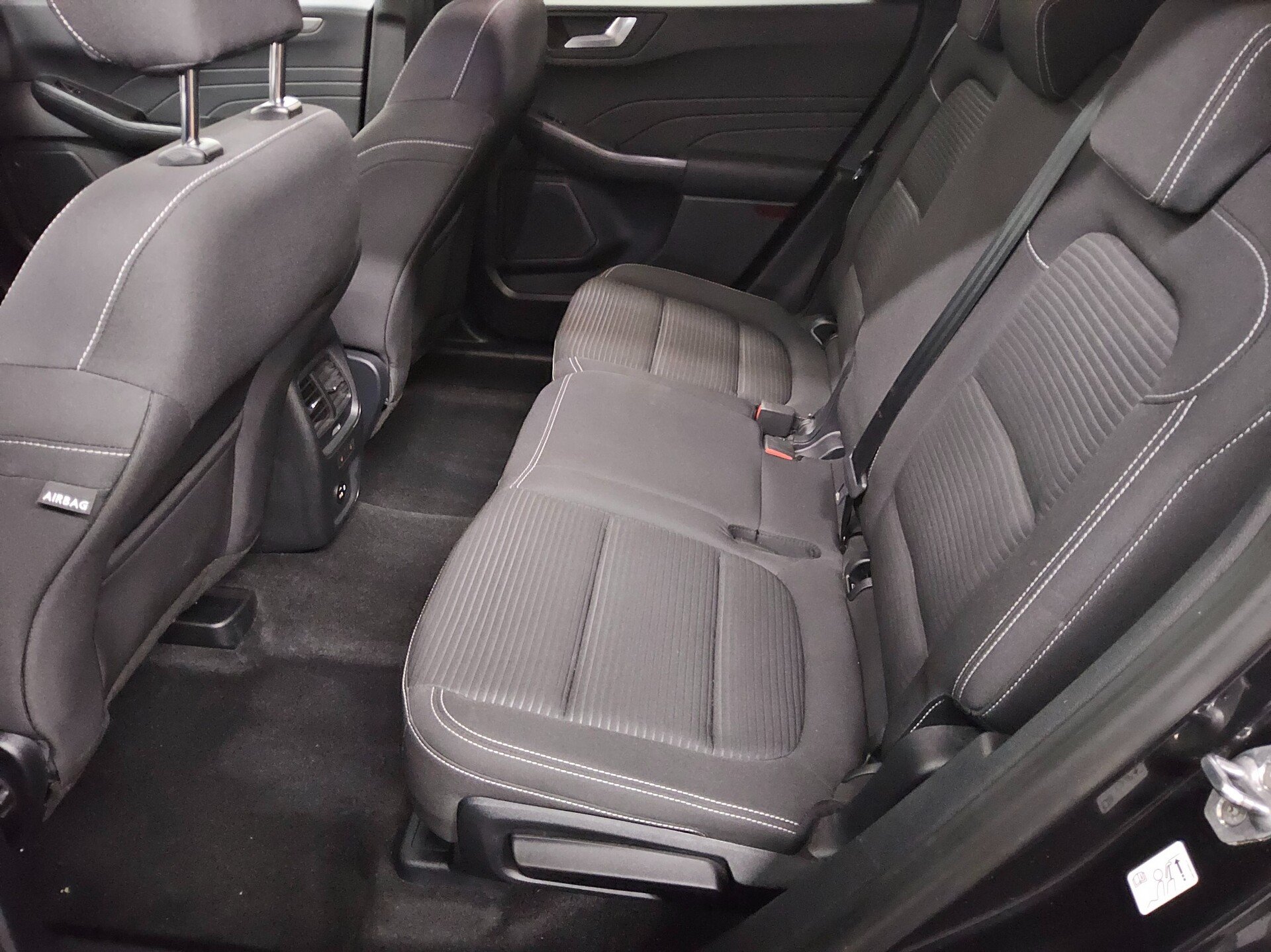 Ford Kuga 1.5 EB Titanium Navi DC LED RFK AHK 4xSHZ 13