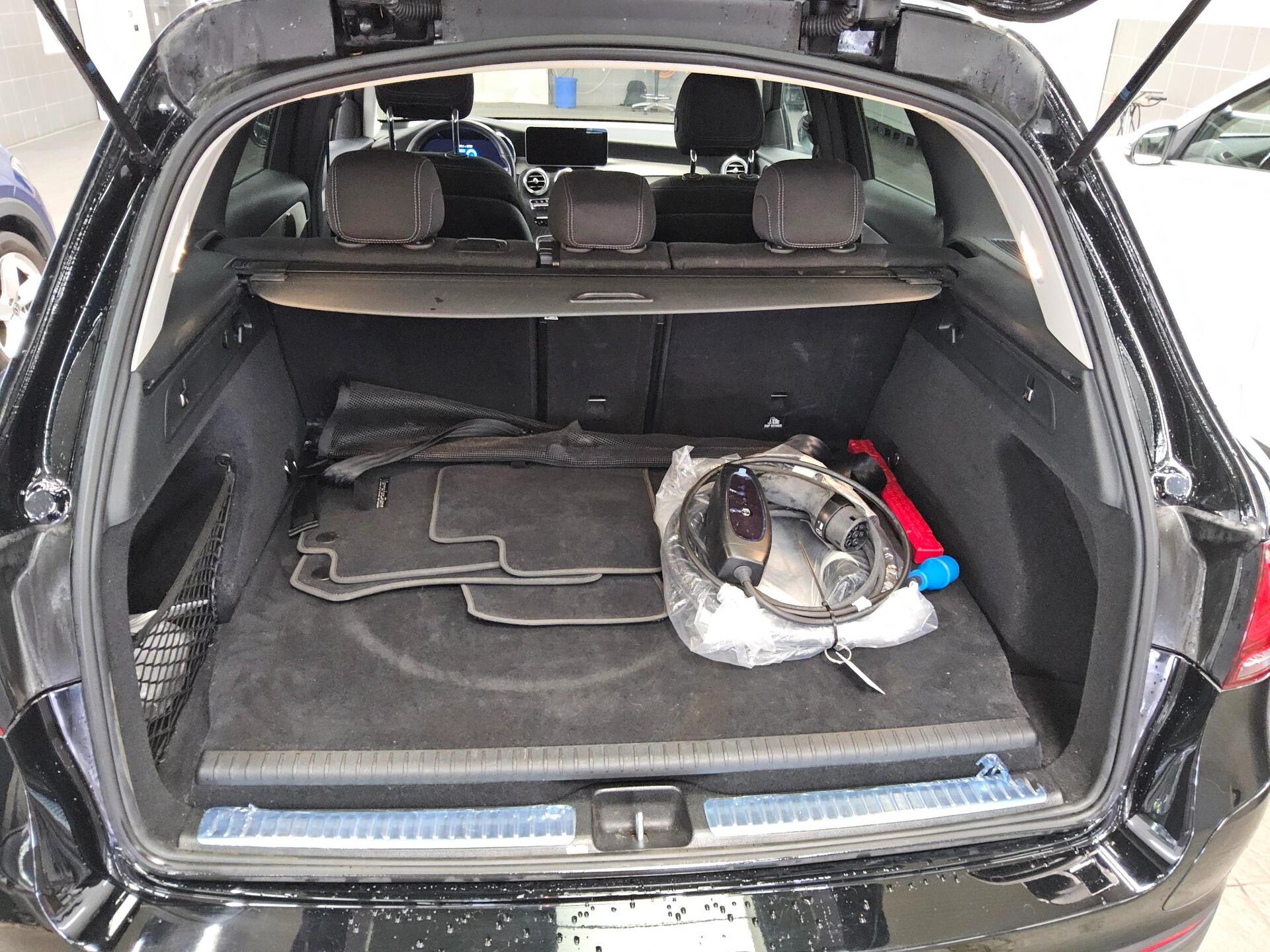 Mercedes-Benz GLC 300 de 4M Navi LED 12