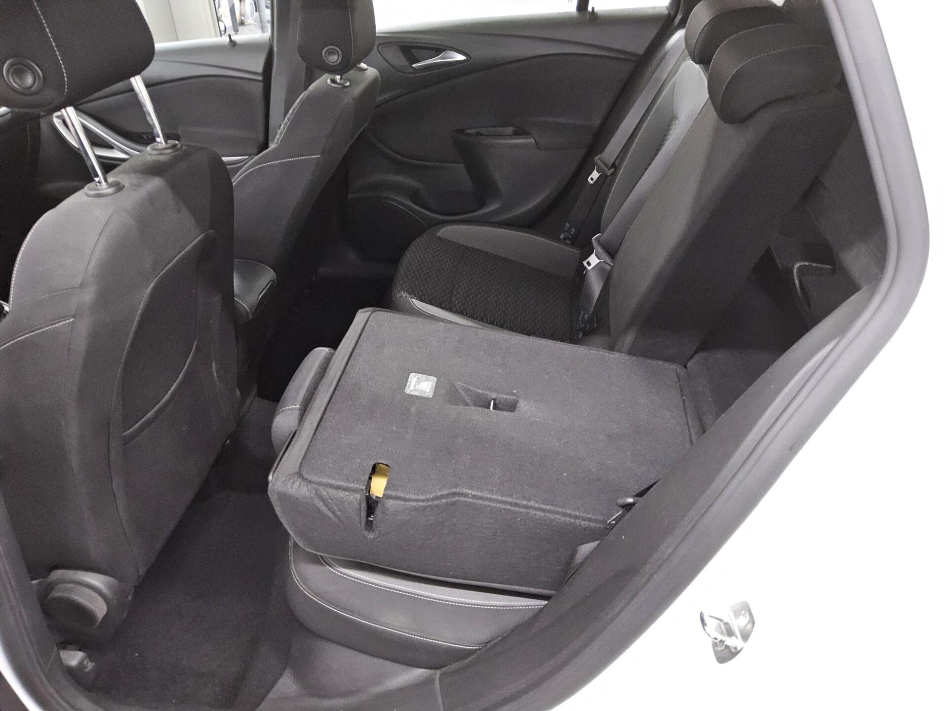 Opel Astra ST 1.5 D Business Ed. Navi LED RfK PDC Shz 12
