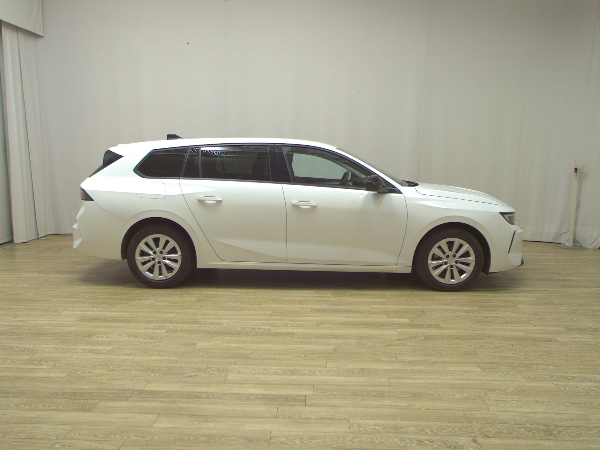 Opel Astra ST 1.5 D Business Ed. Navi LED virtual RfK