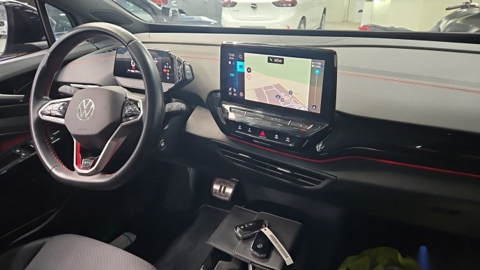Volkswagen ID.4 LEDER NAVI LED PANO SHZ 5