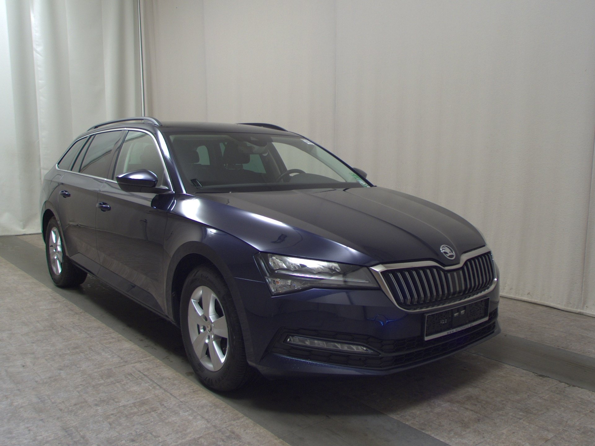 Skoda Superb Kombi 2.0 TDI Ambition Navi LED vc PDC 3