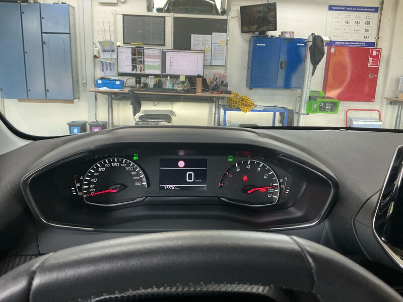 Peugeot 208 1.2 PureTech SHZ PDC LED BT SPURHALTE 8