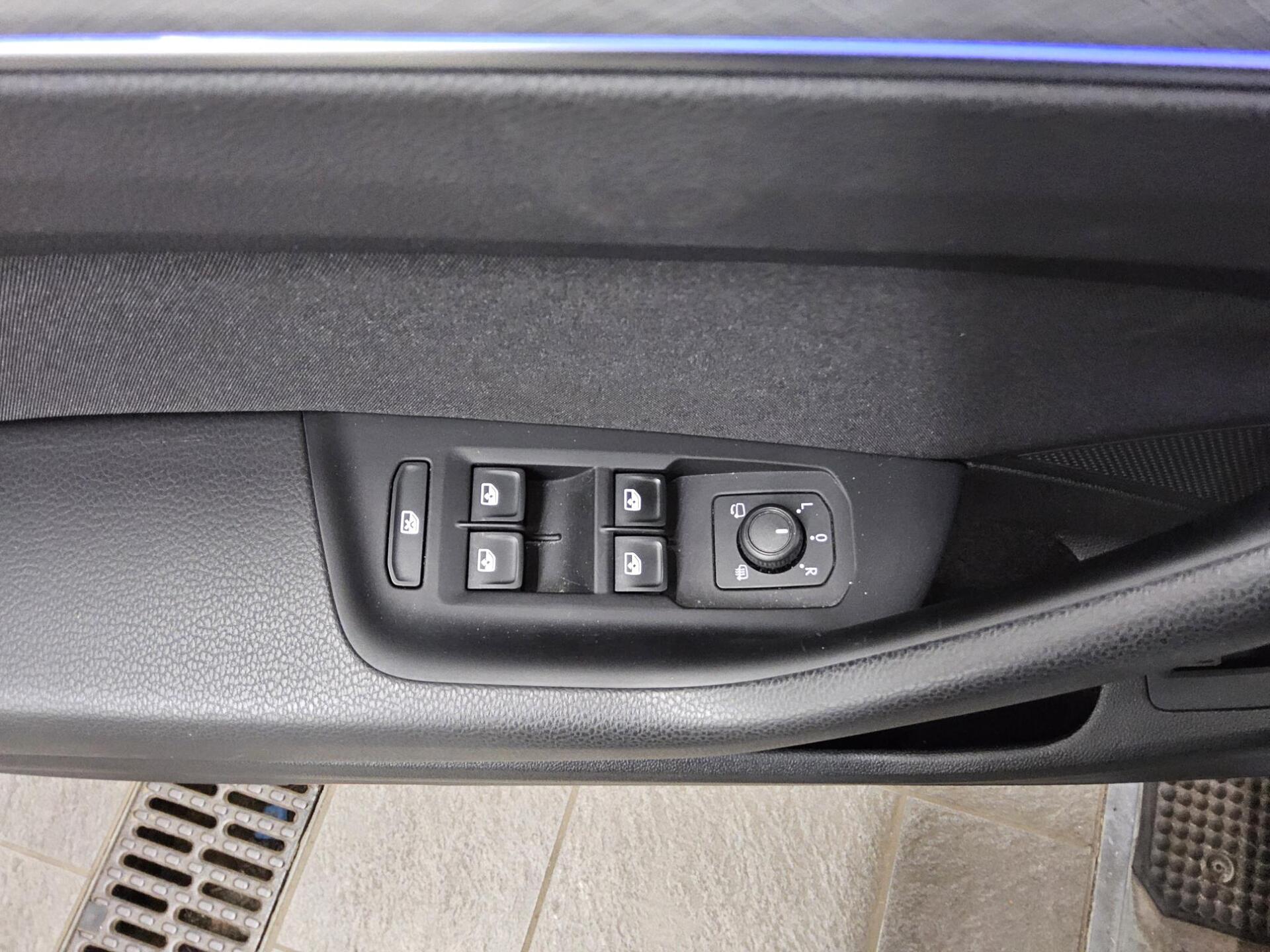 Volkswagen Passat Variant 2.0 TDI Business Navi LED DC-Pro RFK ACC 10