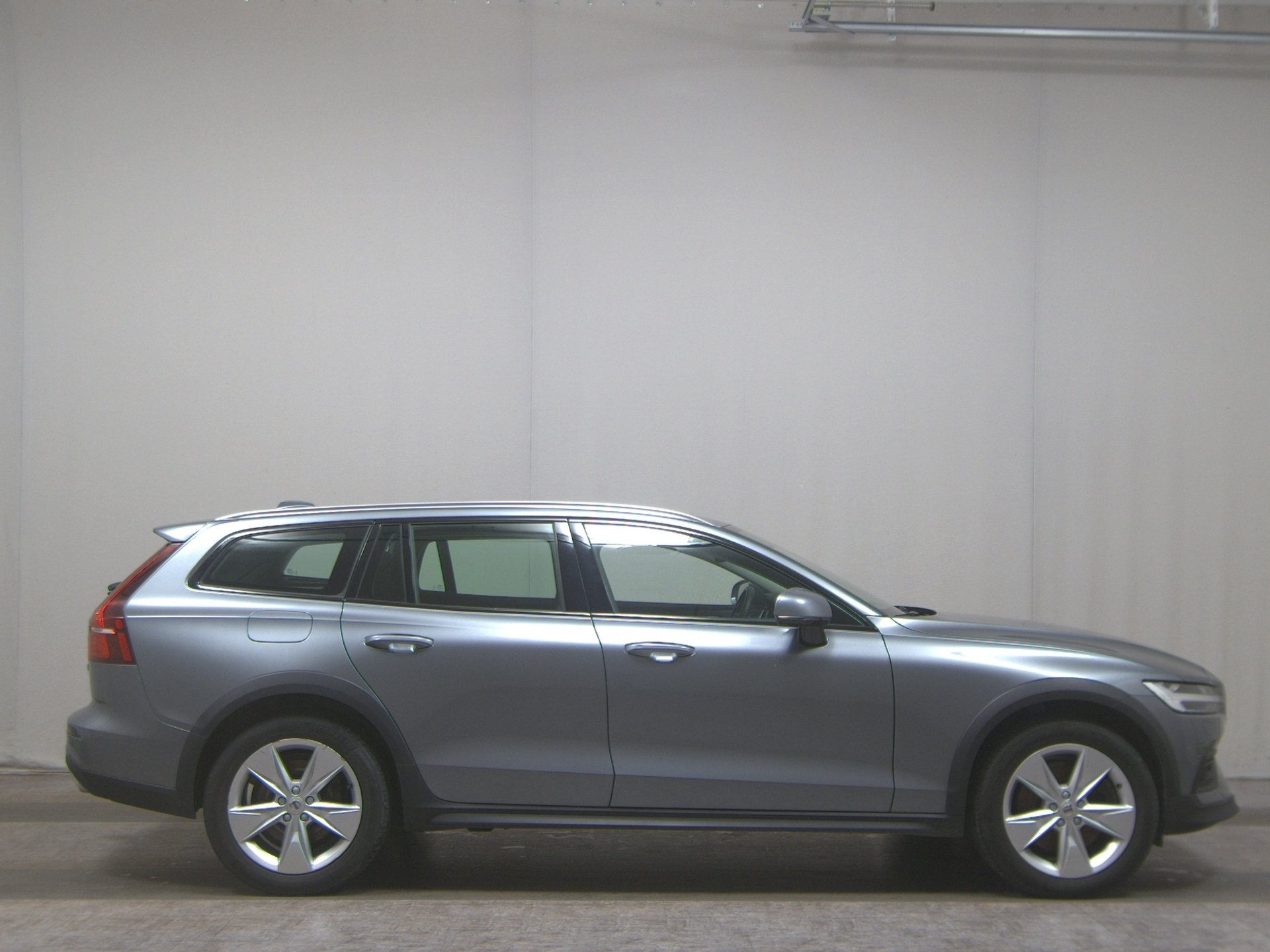 Volvo V60 Cross Country B4 D AWD Pro Navi LED AHk