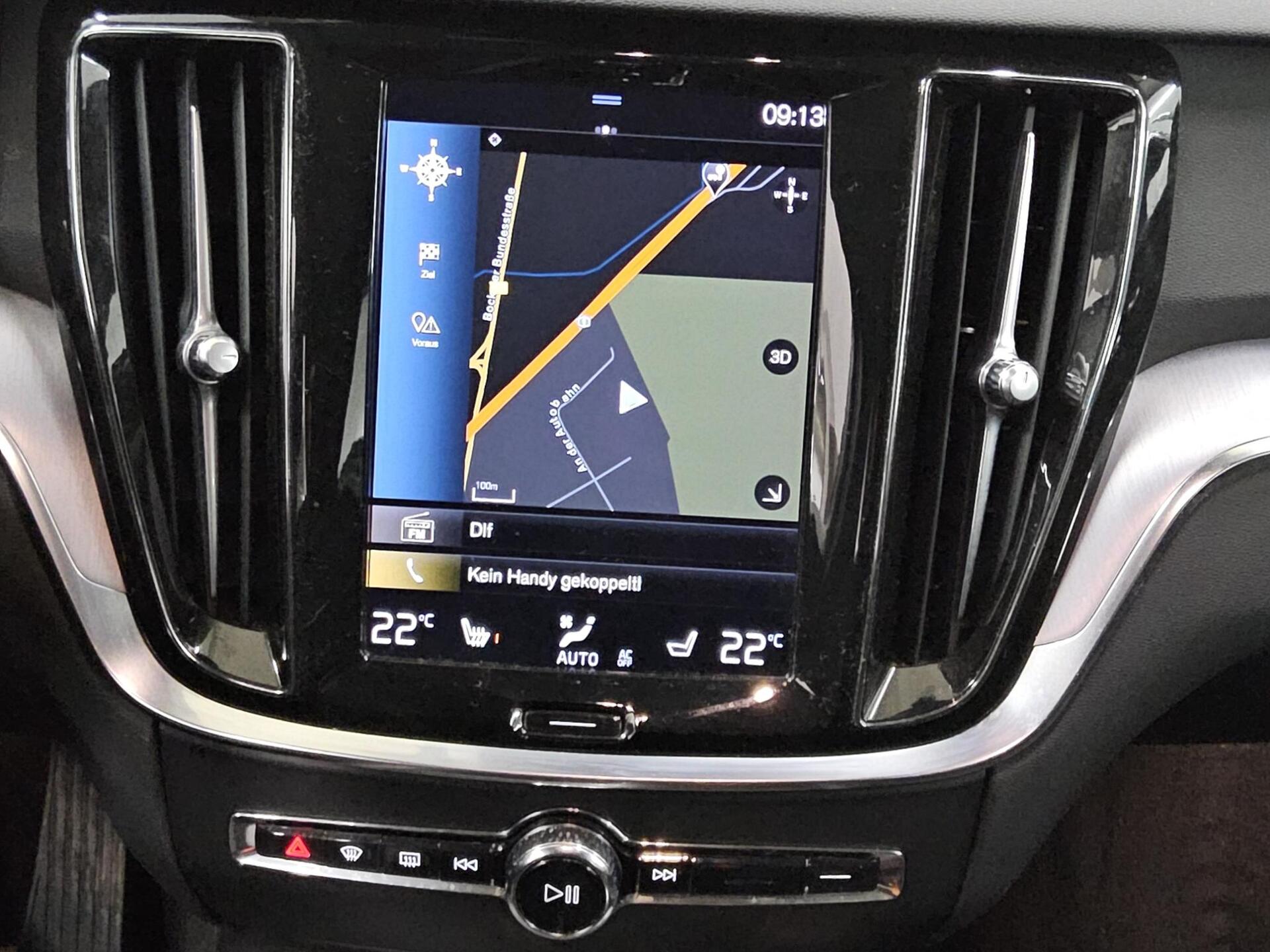 Volvo V60 Cross Country B4 D AWD Pro Navi LED AHk 7