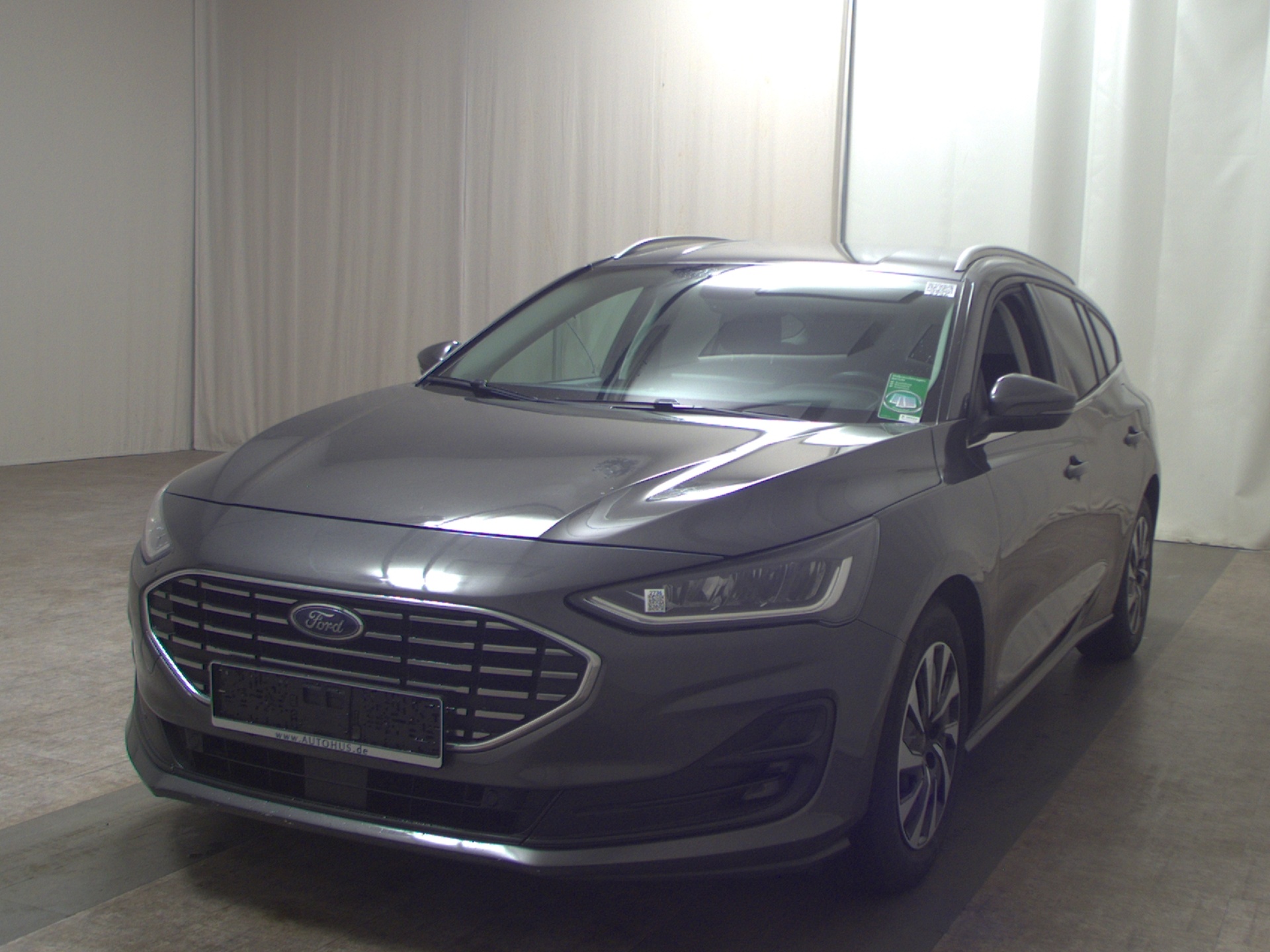 Ford Focus Turnier 1.5 EB Titanium NAVI KLIMAAUT LED SPORTSITZE SHZ 2