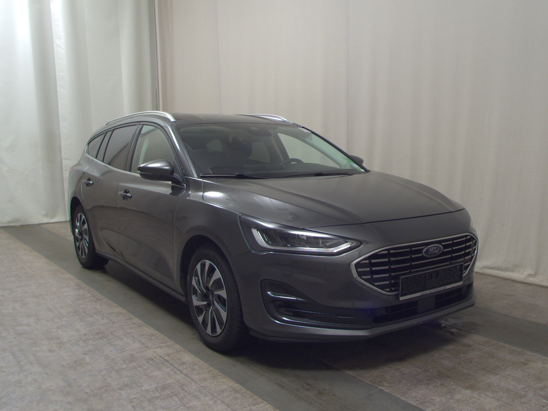 Ford Focus Turnier 1.5 EB Titanium NAVI KLIMAAUT LED SPORTSITZE SHZ 3