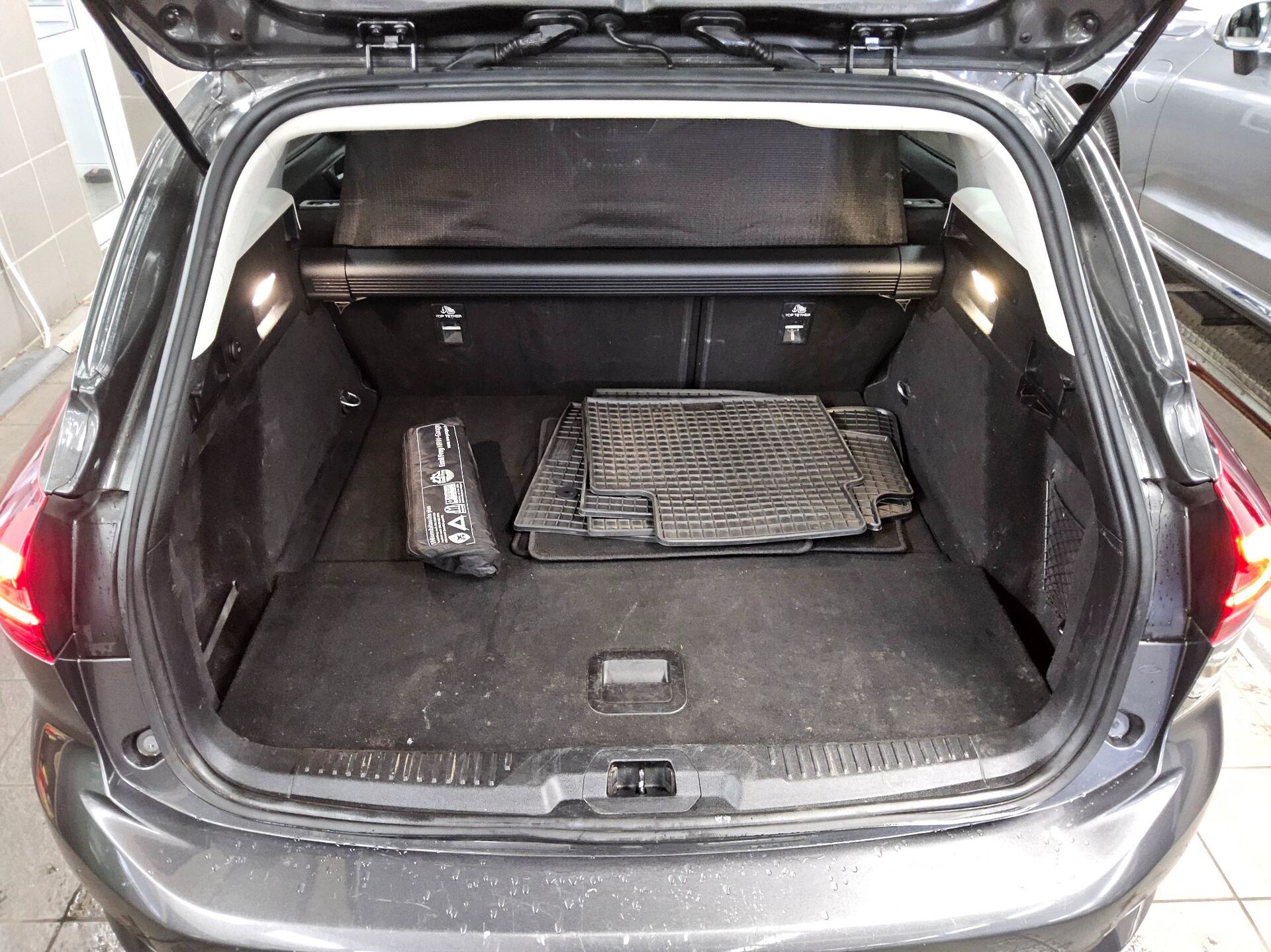 Ford Focus Turnier 1.5 EB Titanium NAVI KLIMAAUT LED SPORTSITZE SHZ 11