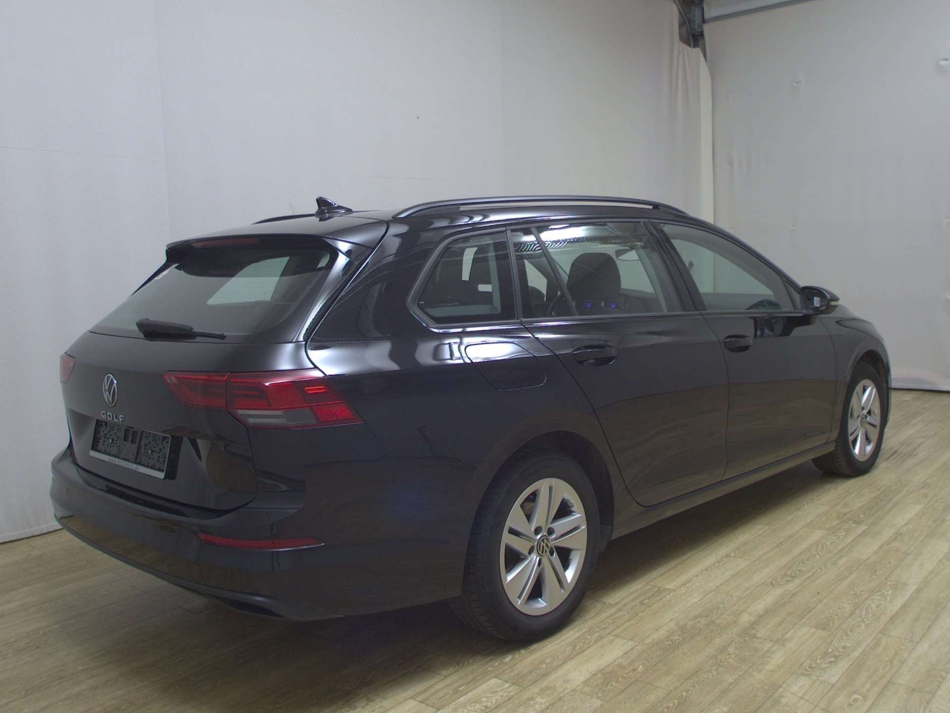 Volkswagen Golf-8 Var. 2.0 TDI Life Navi LED Pano DC RFK 4