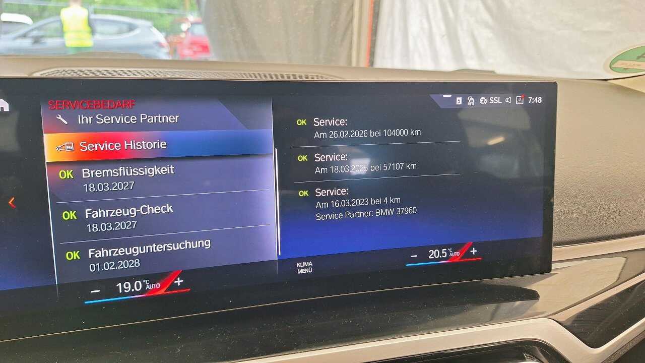 BMW i4 eDrive35 KLIMAAUT LED SPORTSITZE SHZ PDC 8