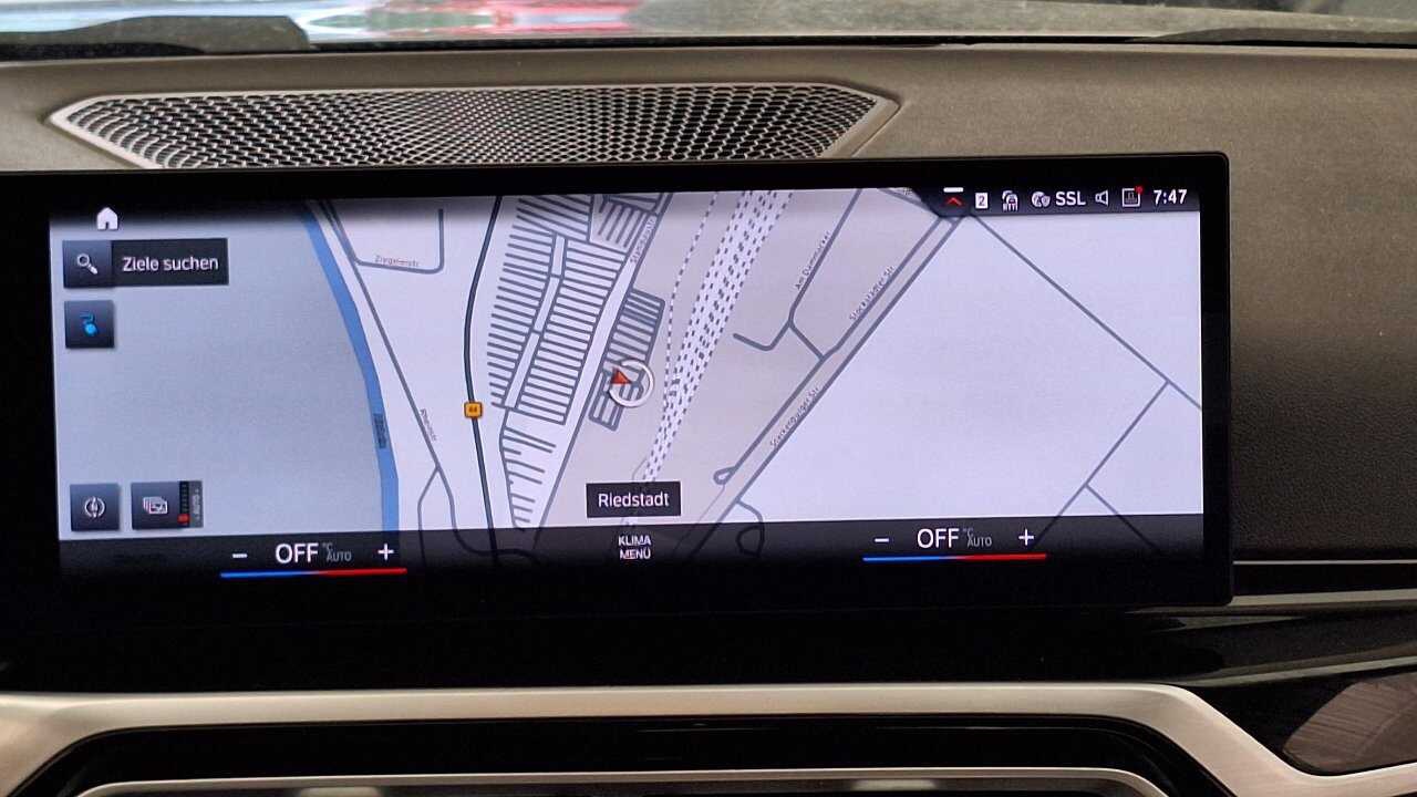 BMW i4 eDrive35 KLIMAAUT LED SPORTSITZE SHZ PDC 7