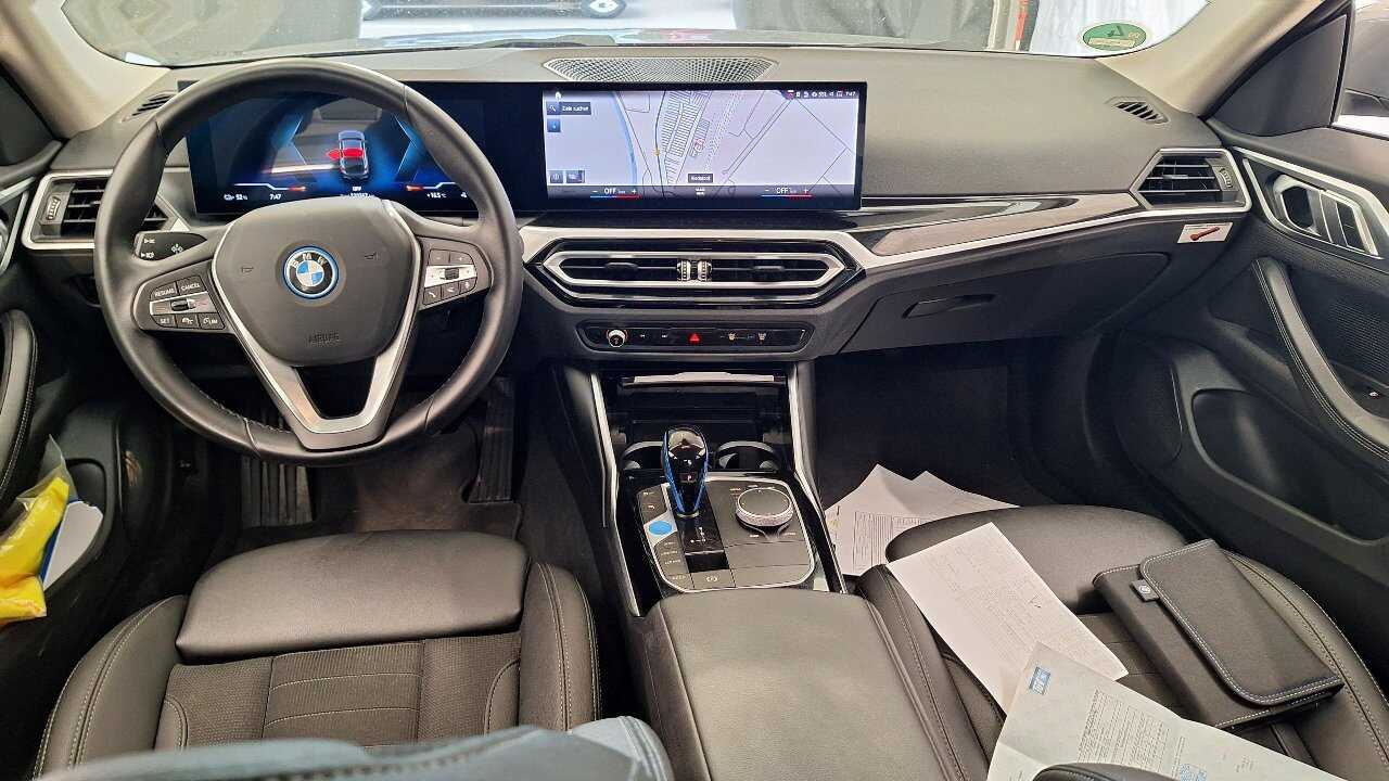 BMW i4 eDrive35 KLIMAAUT LED SPORTSITZE SHZ PDC 5