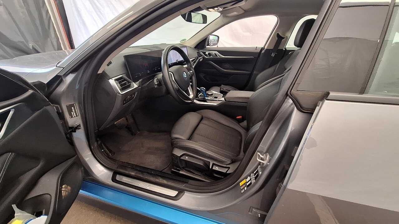 BMW i4 eDrive35 KLIMAAUT LED SPORTSITZE SHZ PDC 9