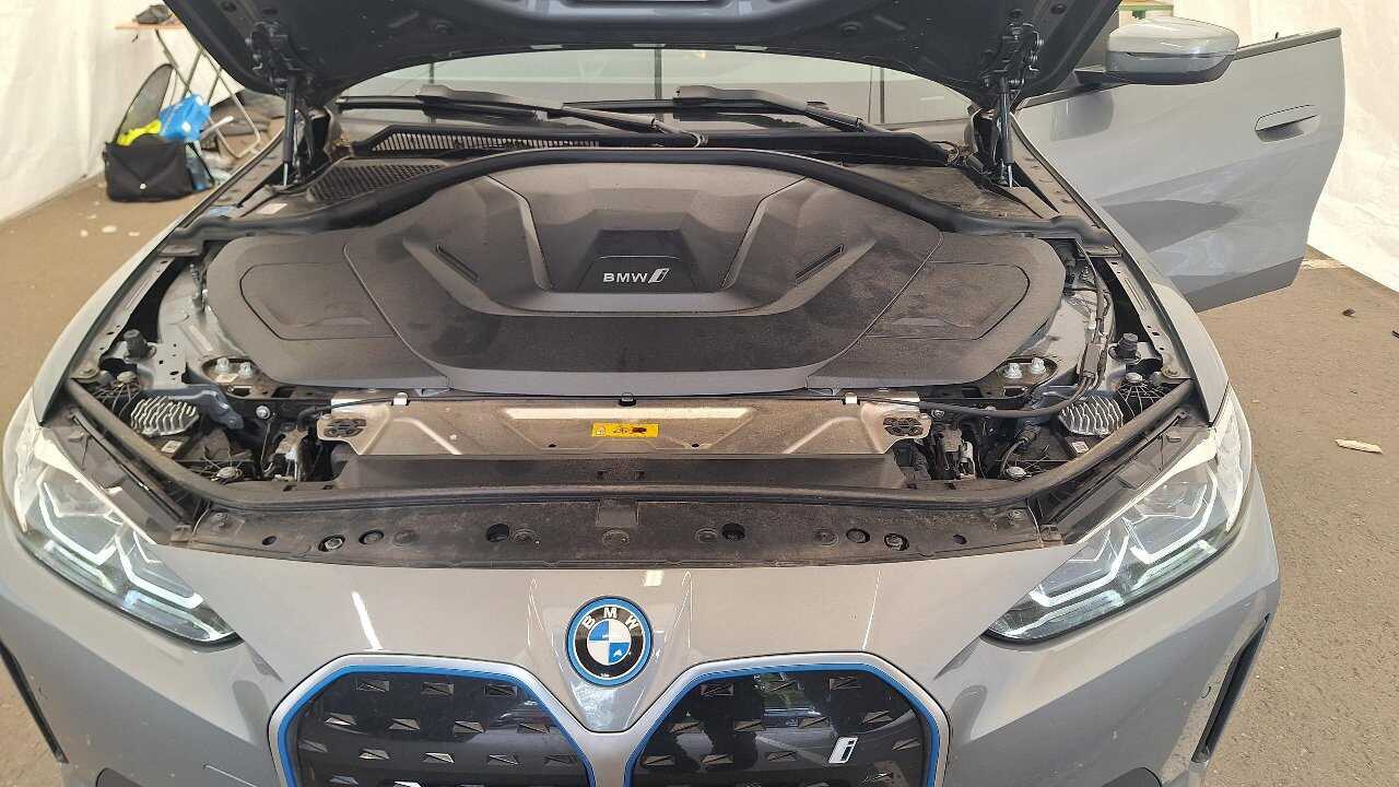 BMW i4 eDrive35 KLIMAAUT LED SPORTSITZE SHZ PDC 11