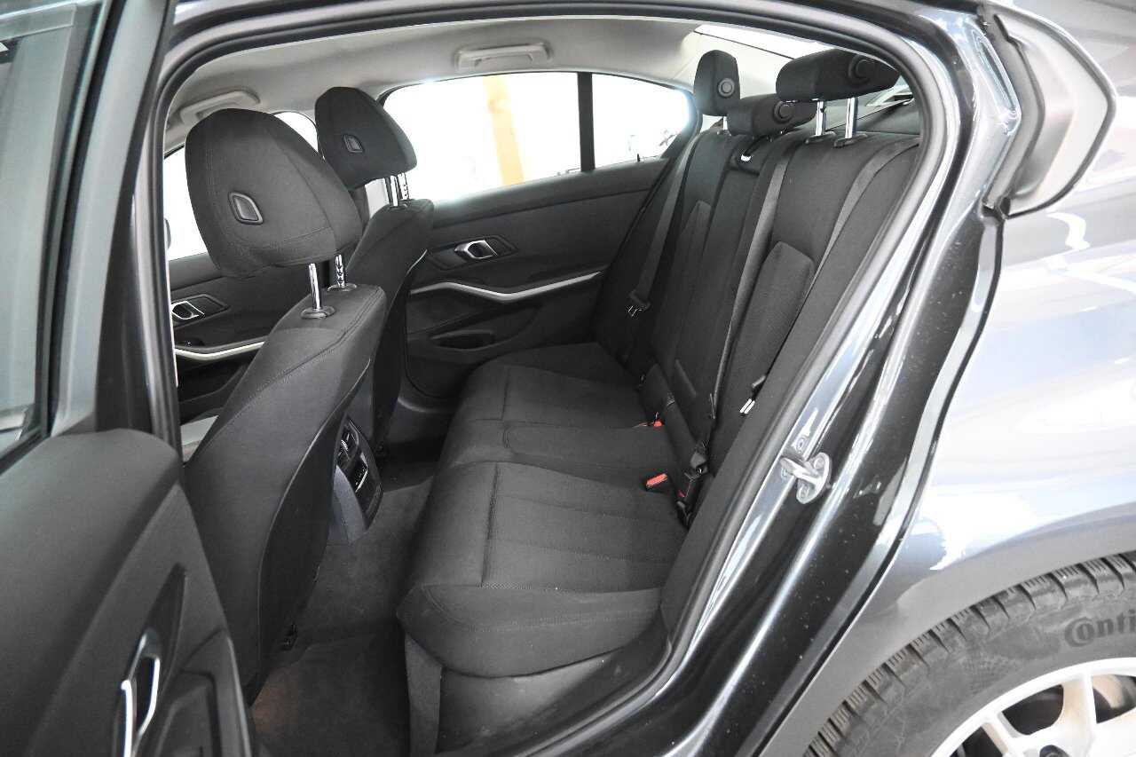 BMW 318dA KLIMAAUT LED PDC COCKPIT 8