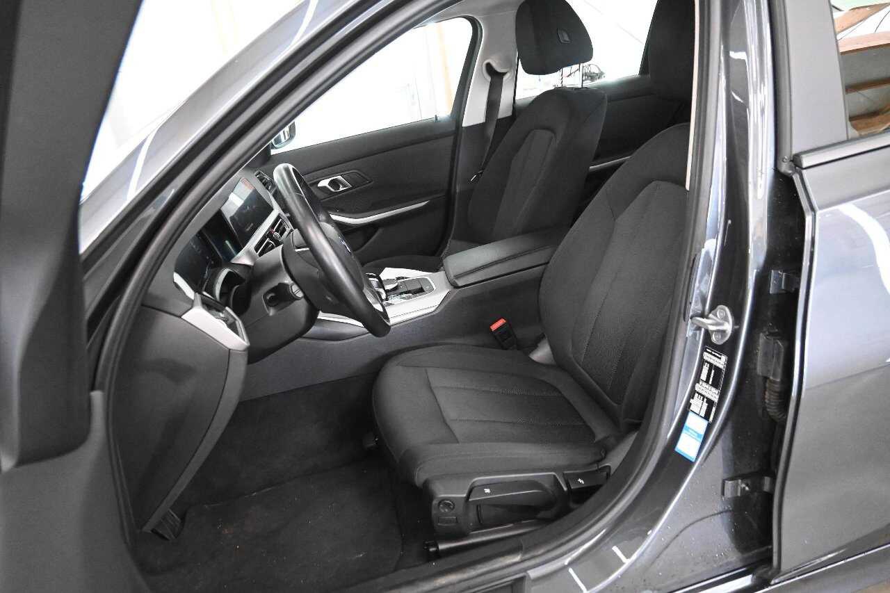 BMW 318dA KLIMAAUT LED PDC COCKPIT 7