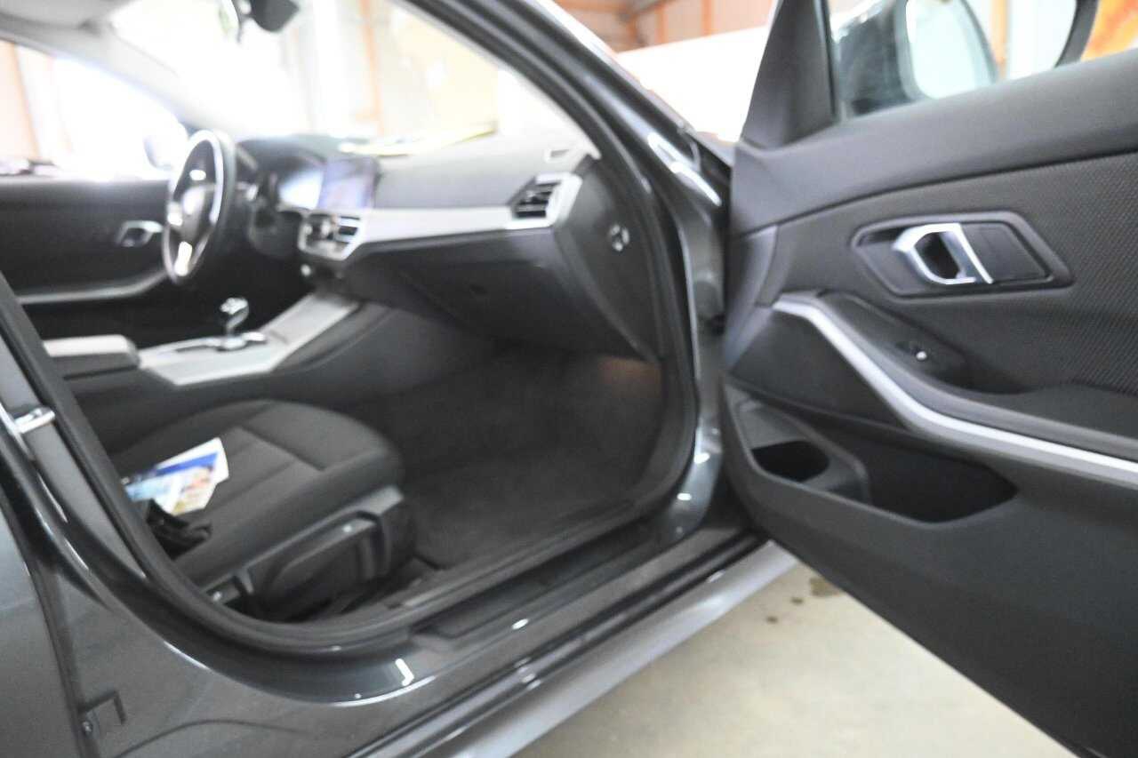 BMW 318dA KLIMAAUT LED PDC COCKPIT 10
