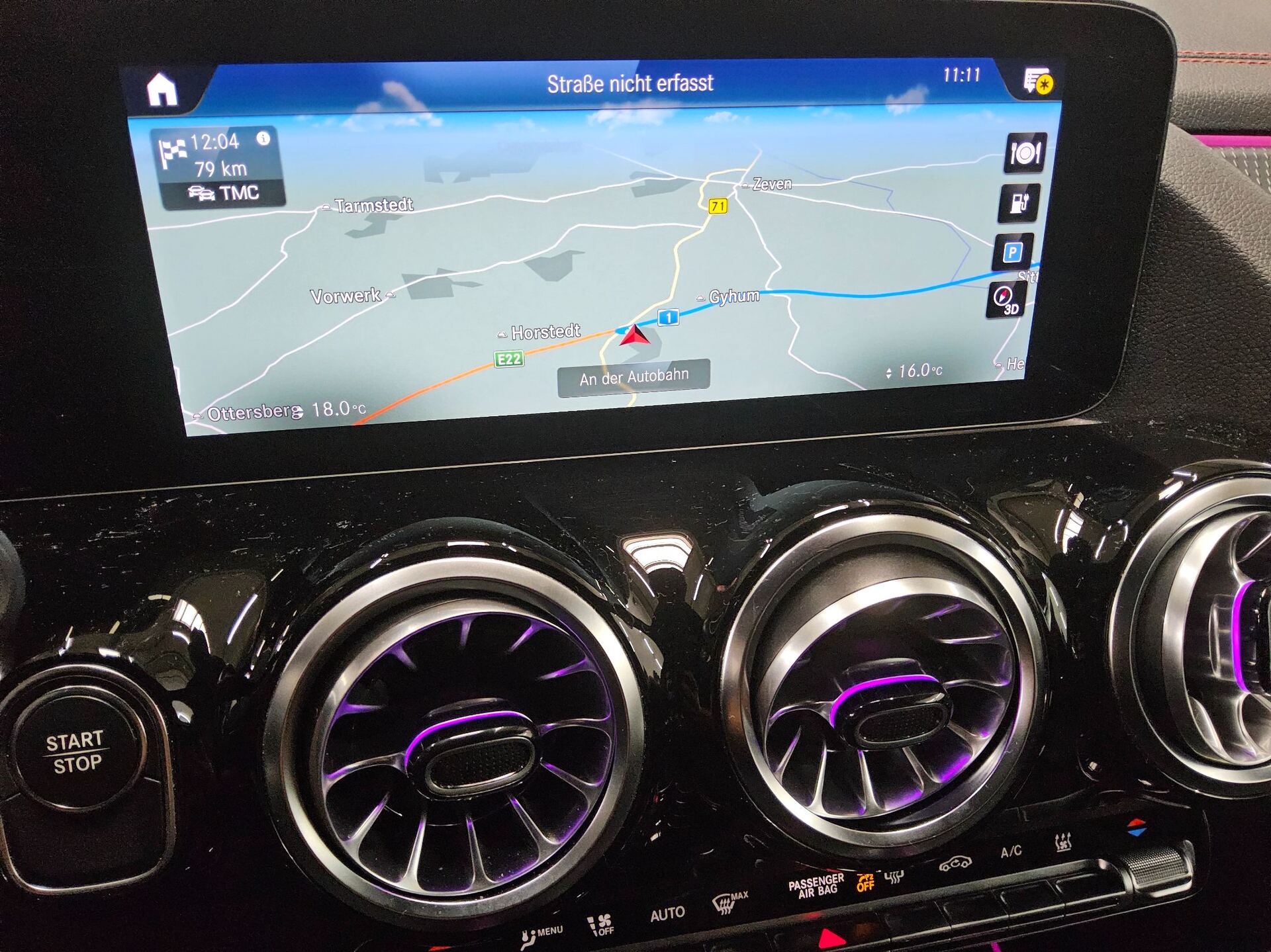 Mercedes-Benz EQA 250 AMG-Line T-Leder Navi LED MBUX high AHK 7