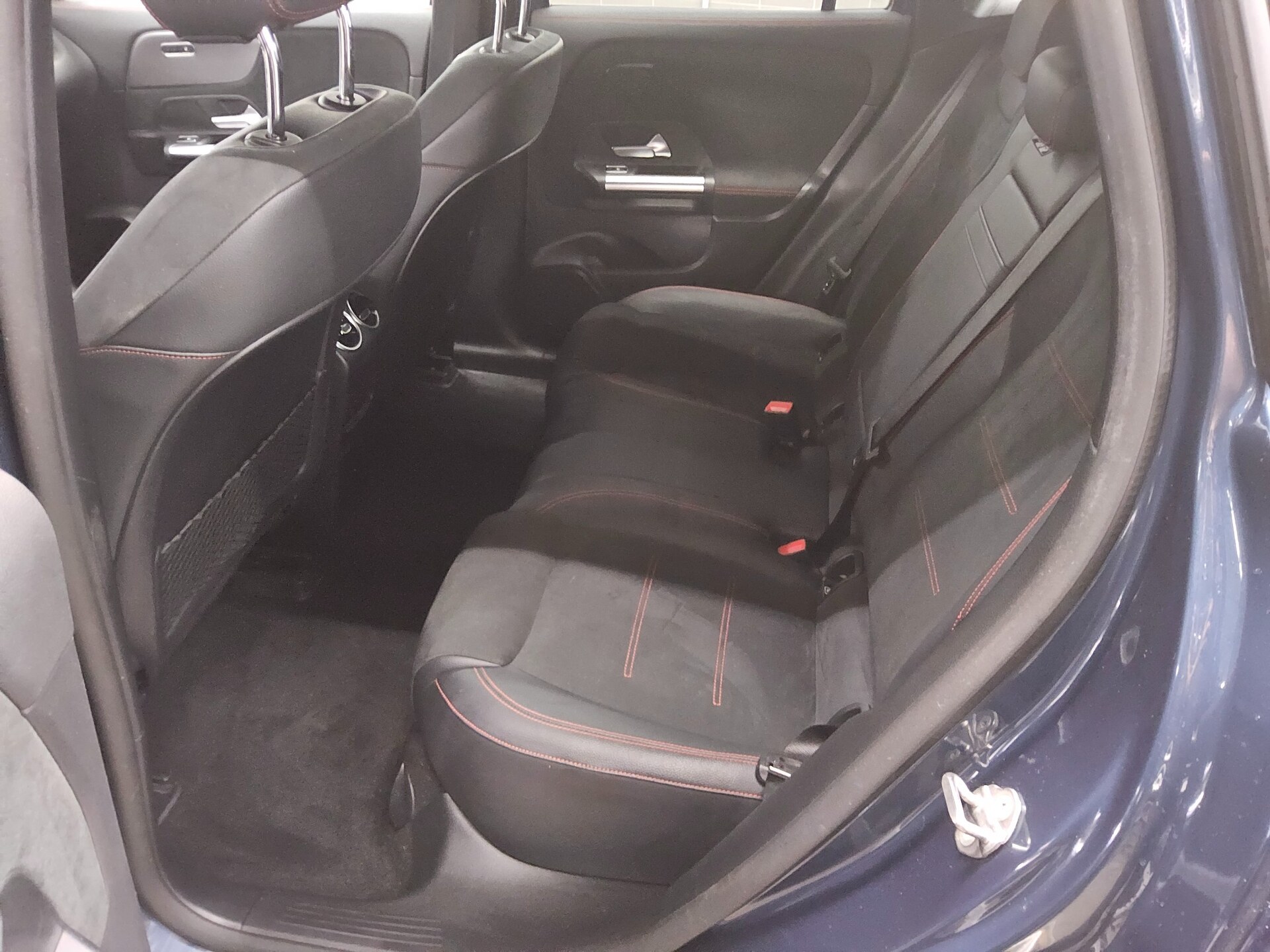 Mercedes-Benz EQA 250 AMG-Line T-Leder Navi LED MBUX high AHK 13