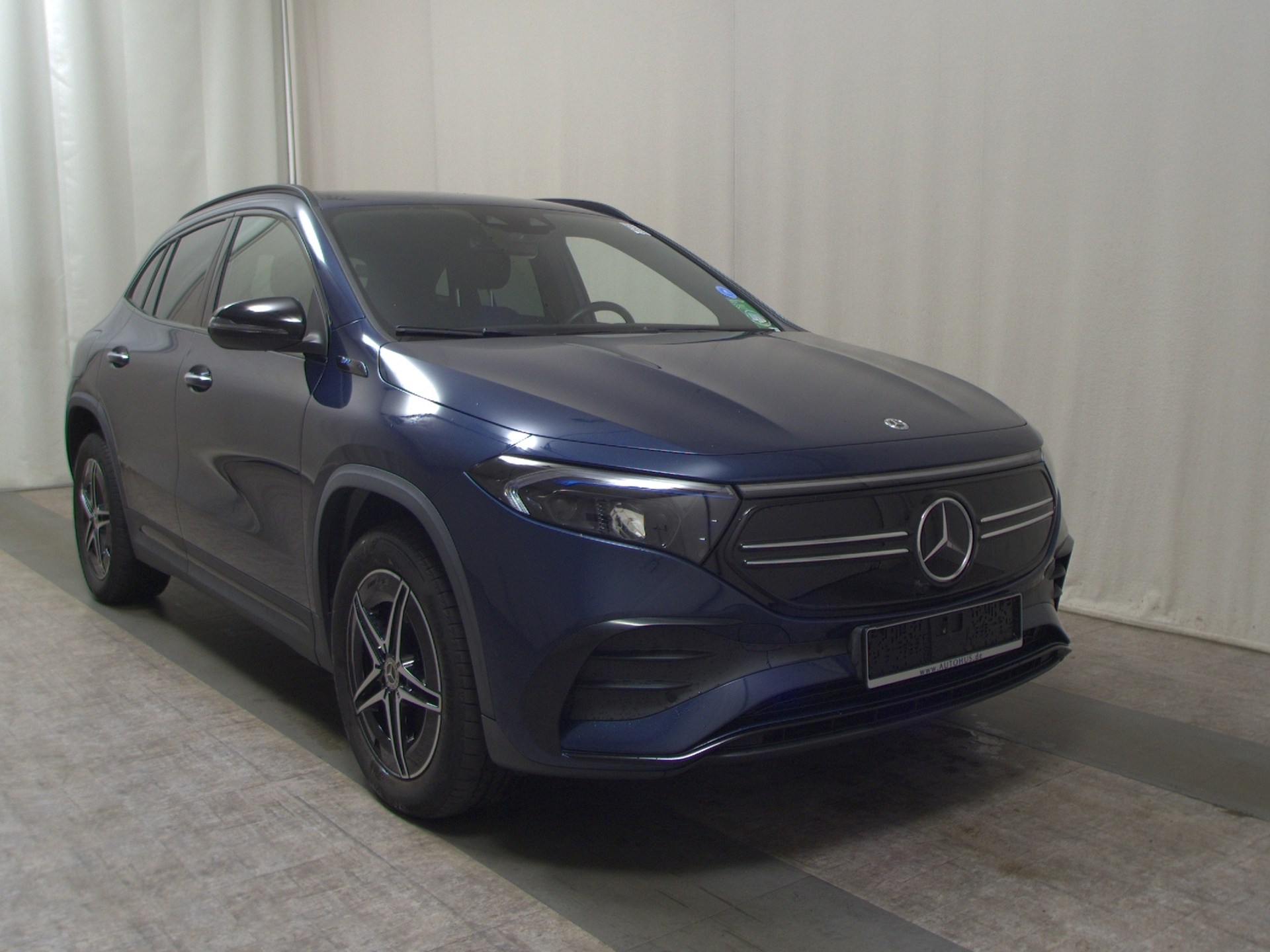 Mercedes-Benz EQA 250 AMG-Line T-Leder Navi LED MBUX high AHK 3