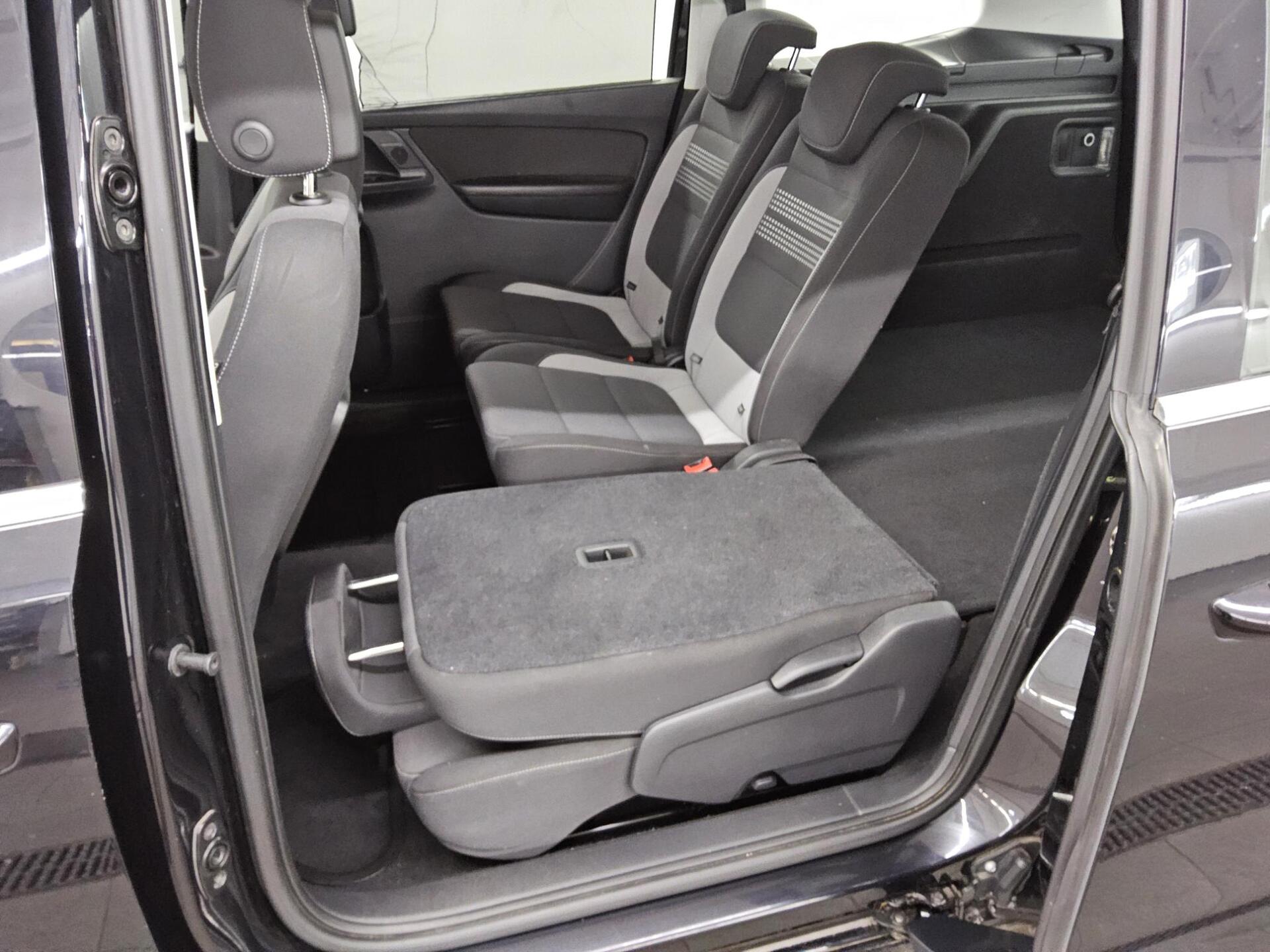 Volkswagen Sharan 1.4 TSI Comf. Xenon Navi LED 12