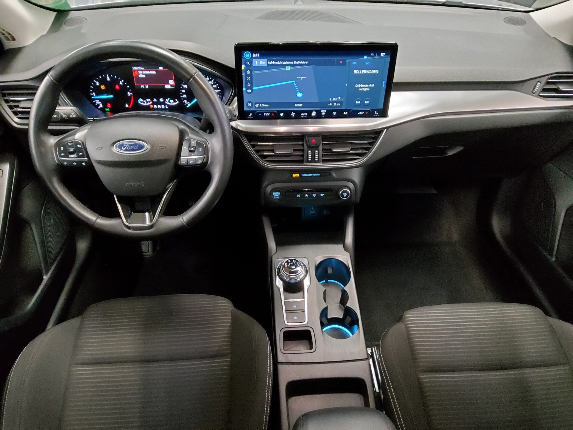 Ford Focus Turnier 1.5 EB Titanium Navi LED AHK Shz 5