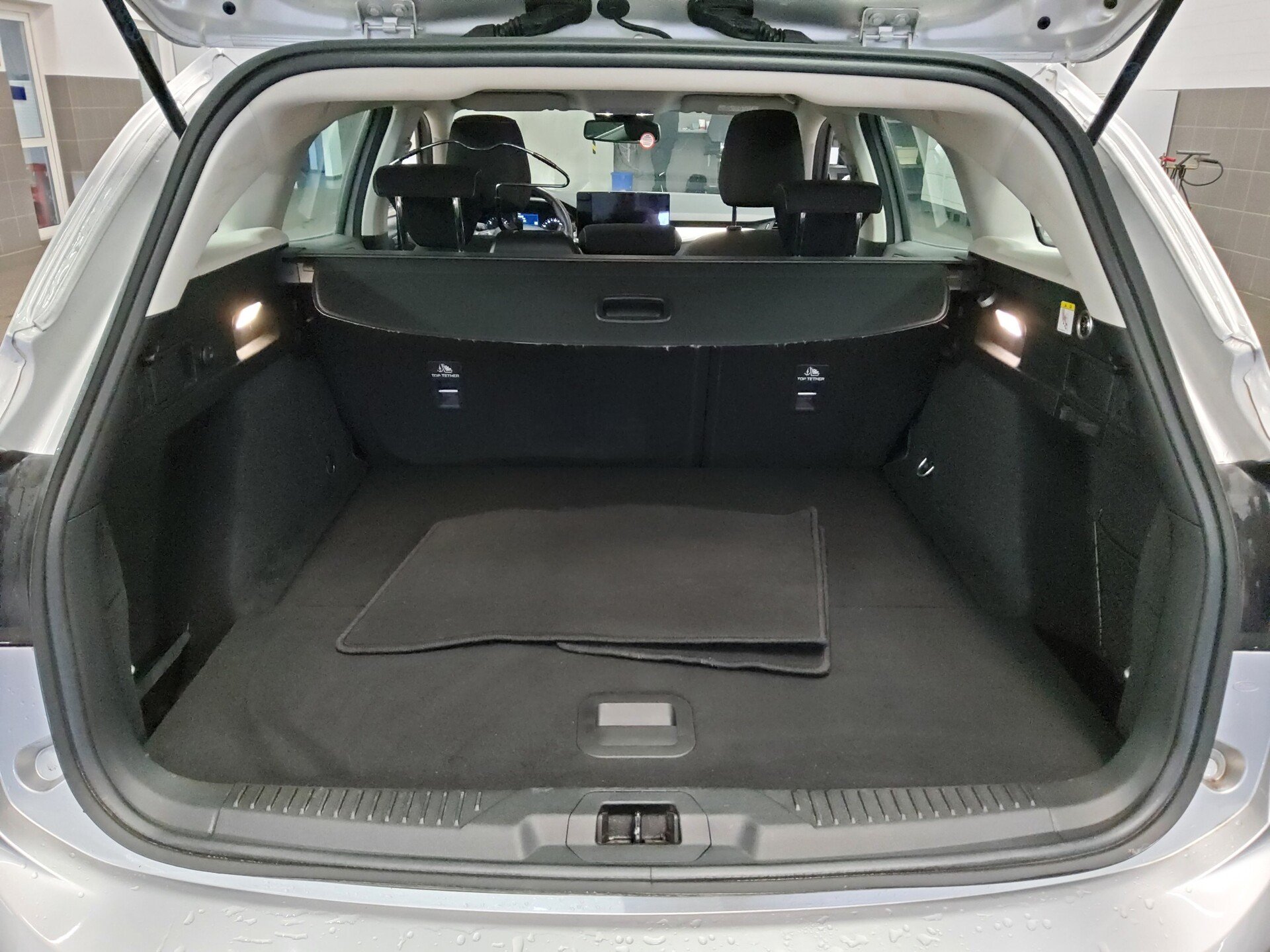 Ford Focus Turnier 1.5 EB Titanium Navi LED AHK Shz 11