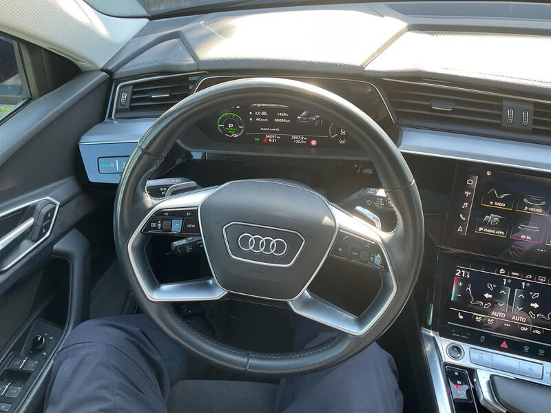 Audi e-tron Sportback 55 Qu. T-LEDER NAVI KLIMAAUT LED SPORTSITZE 7
