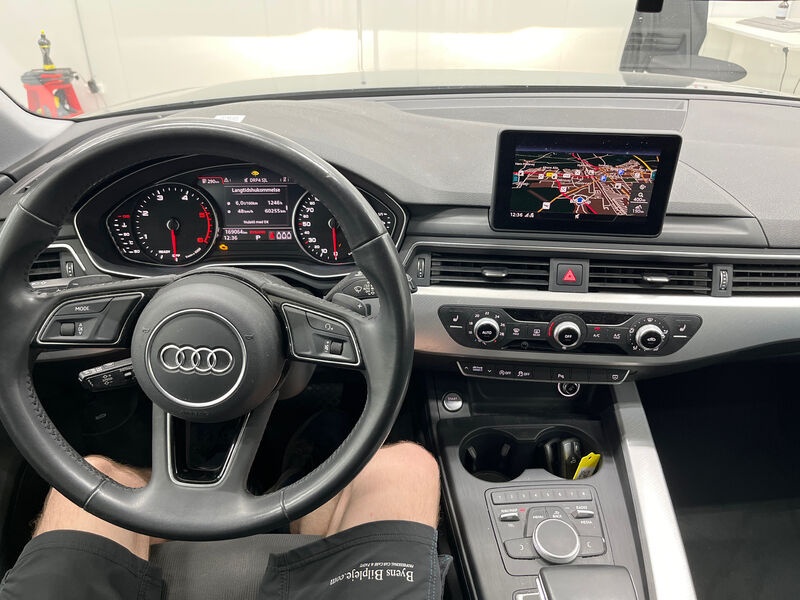 Audi A4 Avant 40 TDI sport NAVI SPORTSITZE KLIMAAUT RADIO XENON 5
