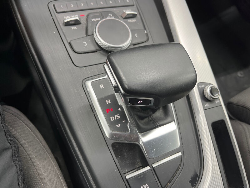 Audi A4 Avant 40 TDI sport NAVI SPORTSITZE KLIMAAUT RADIO XENON 9