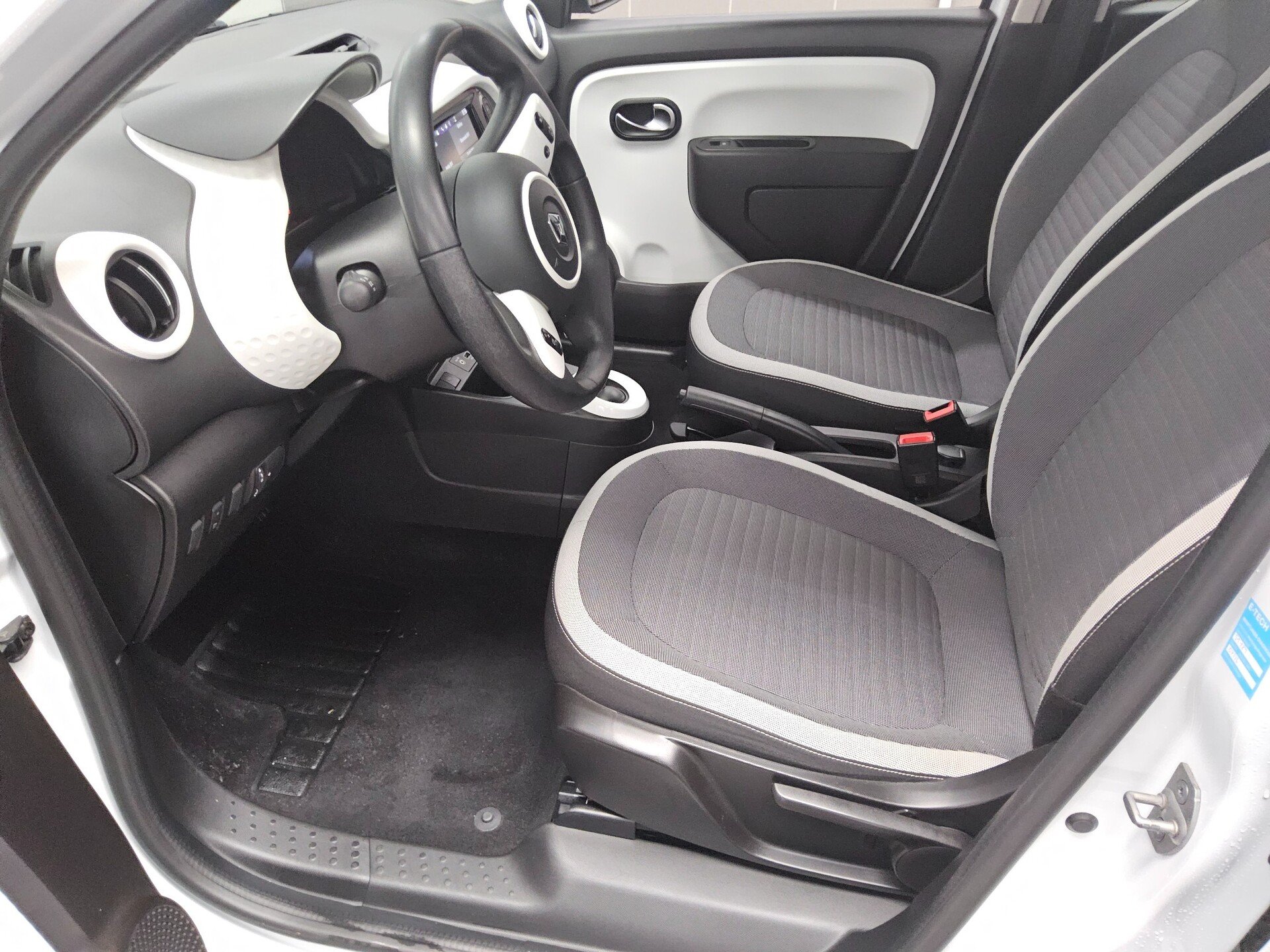 Renault Twingo Electric Equilibre DAB Bluetooth Klima 8